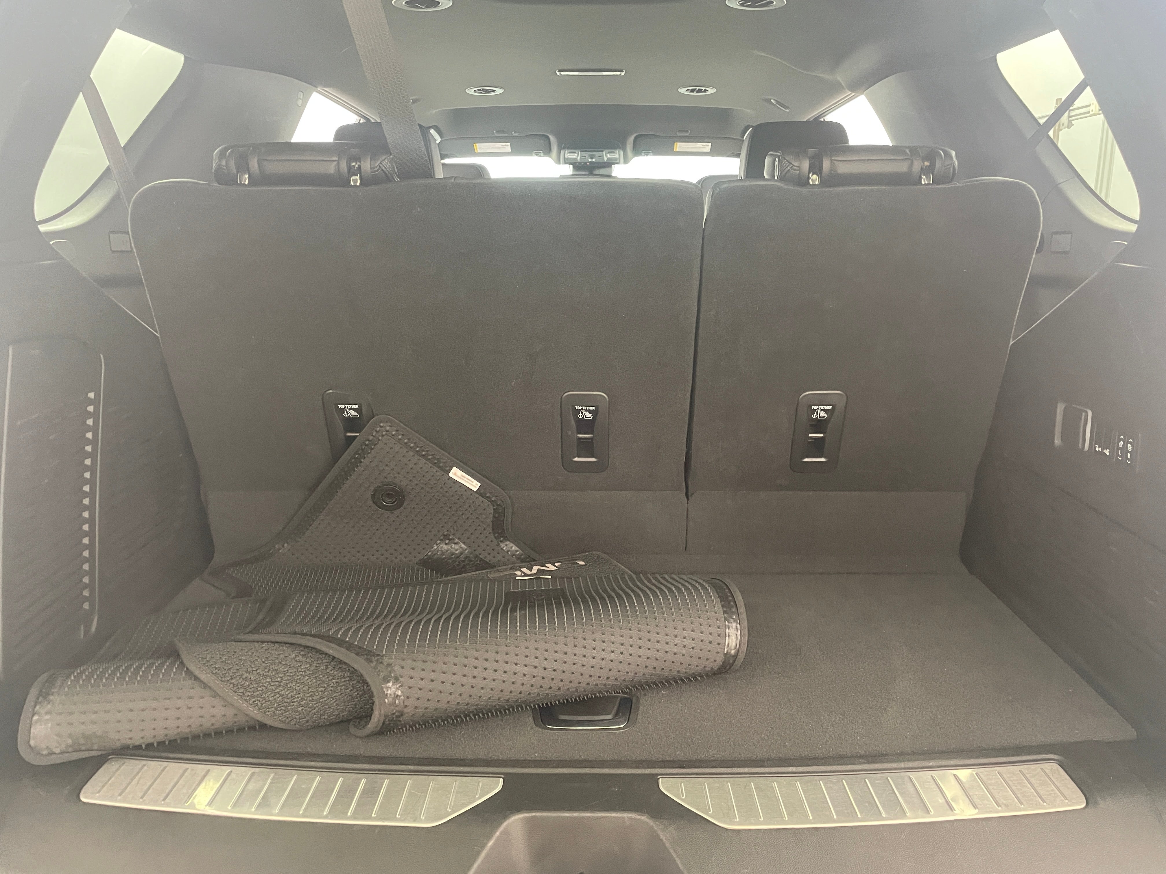 2023 GMC Yukon Denali 6