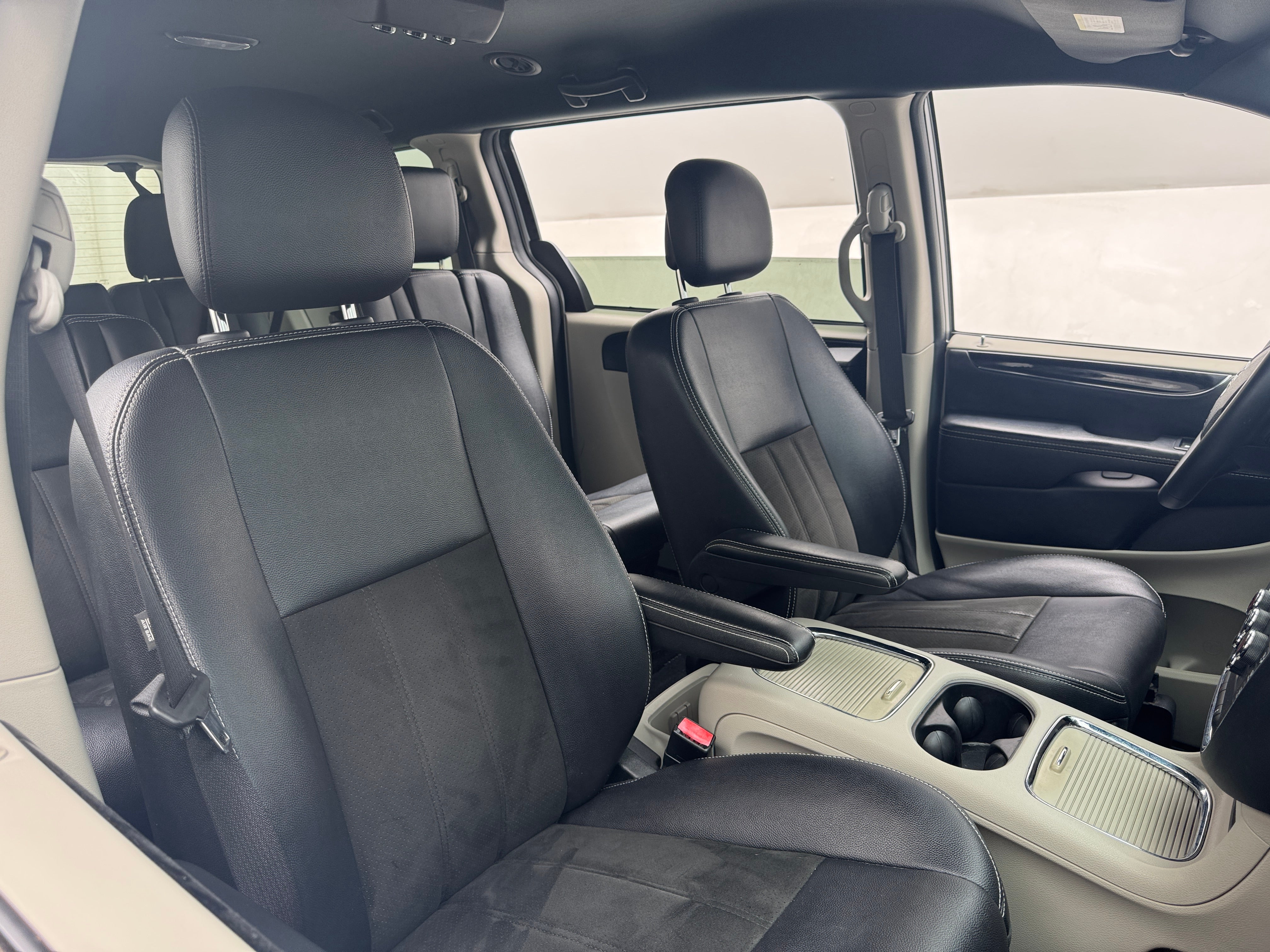 2019 Dodge Grand Caravan SXT 2