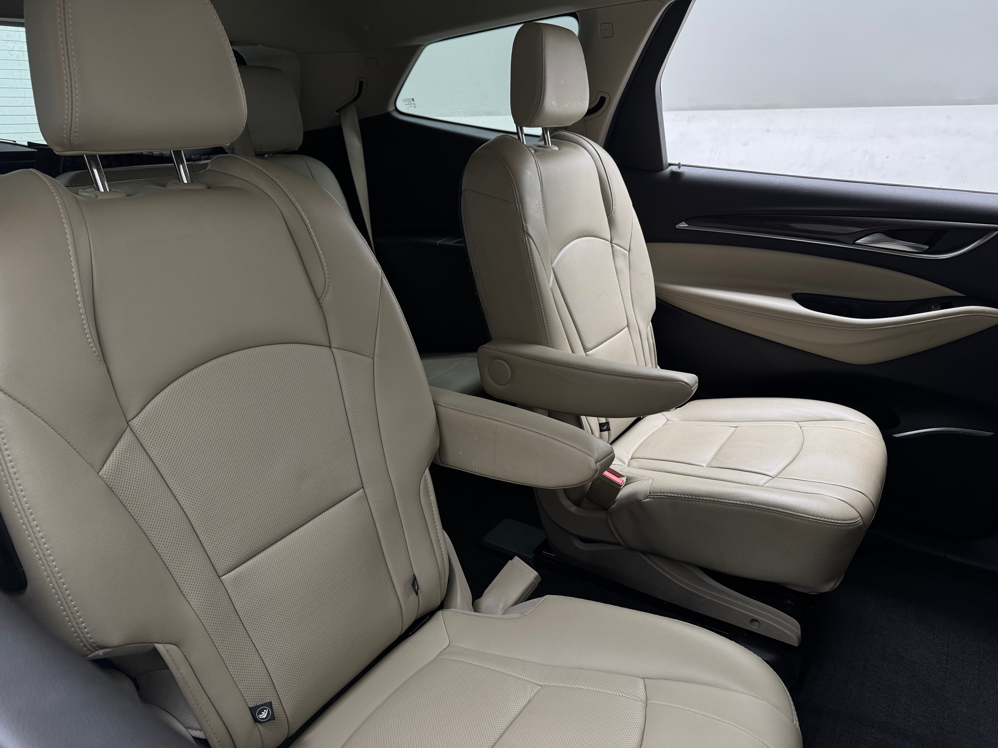 2018 Buick Enclave Essence 5