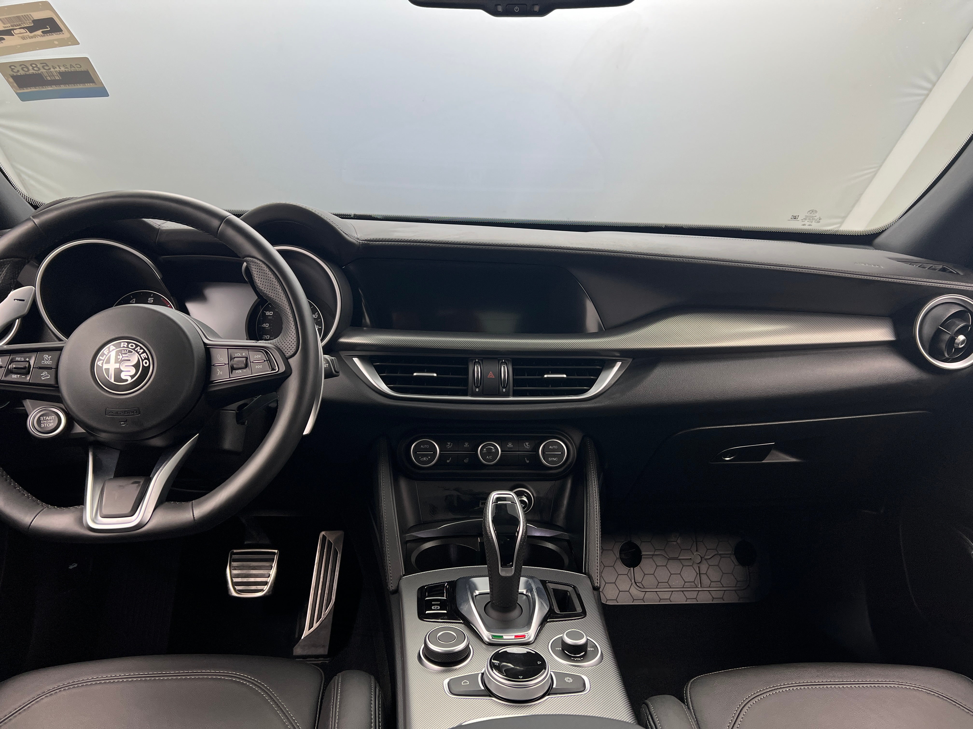 2023 Alfa Romeo Stelvio  2