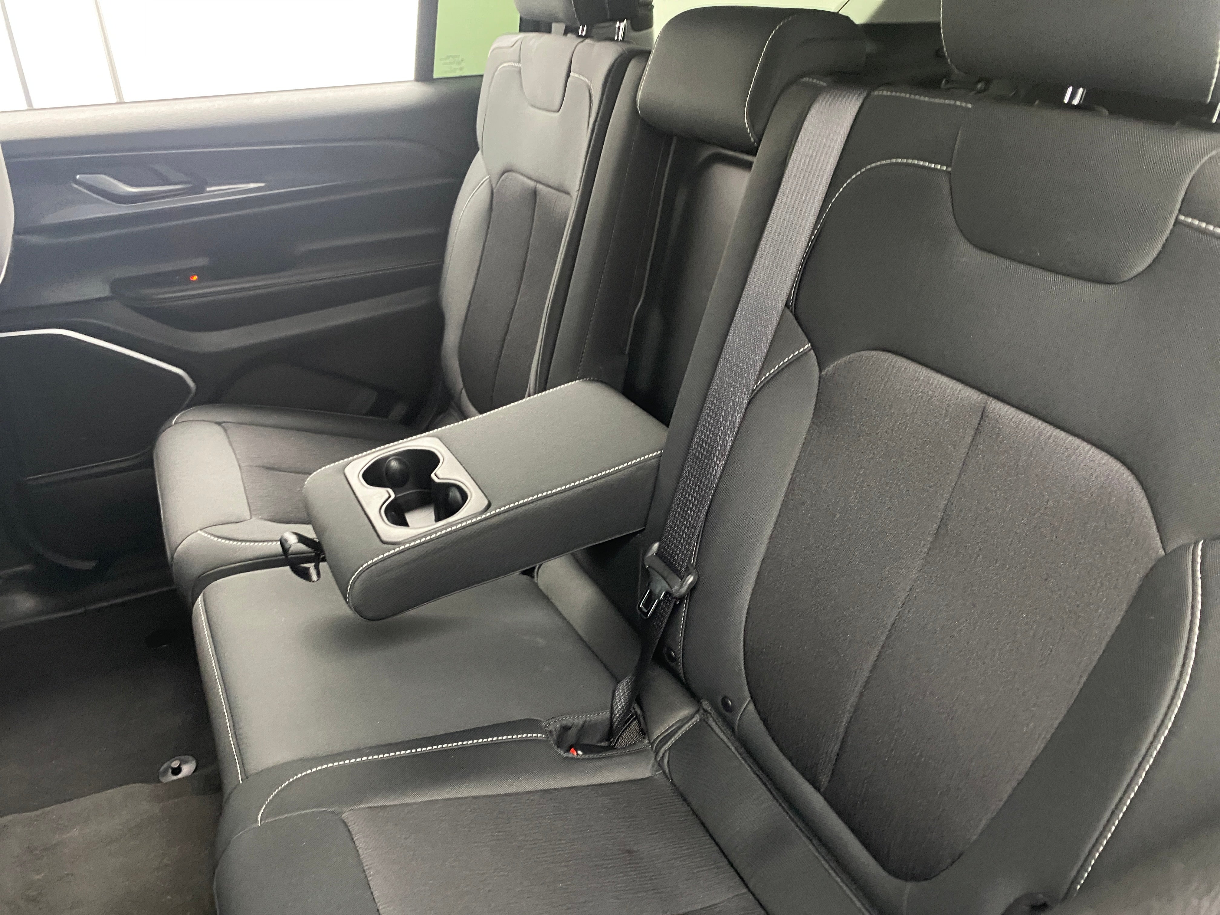 2022 Jeep Grand Cherokee L Laredo 6