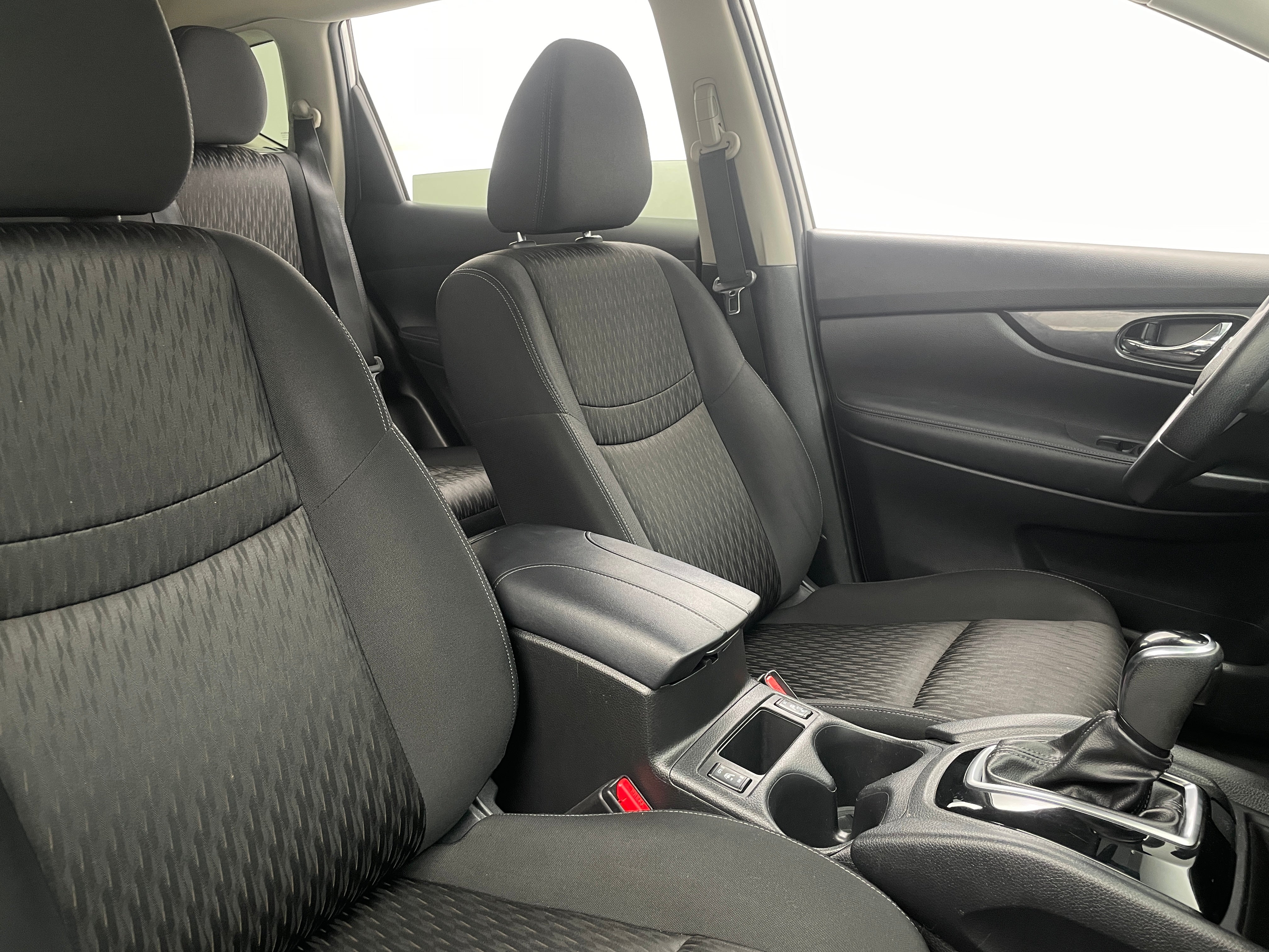 2018 Nissan Rogue SV 2