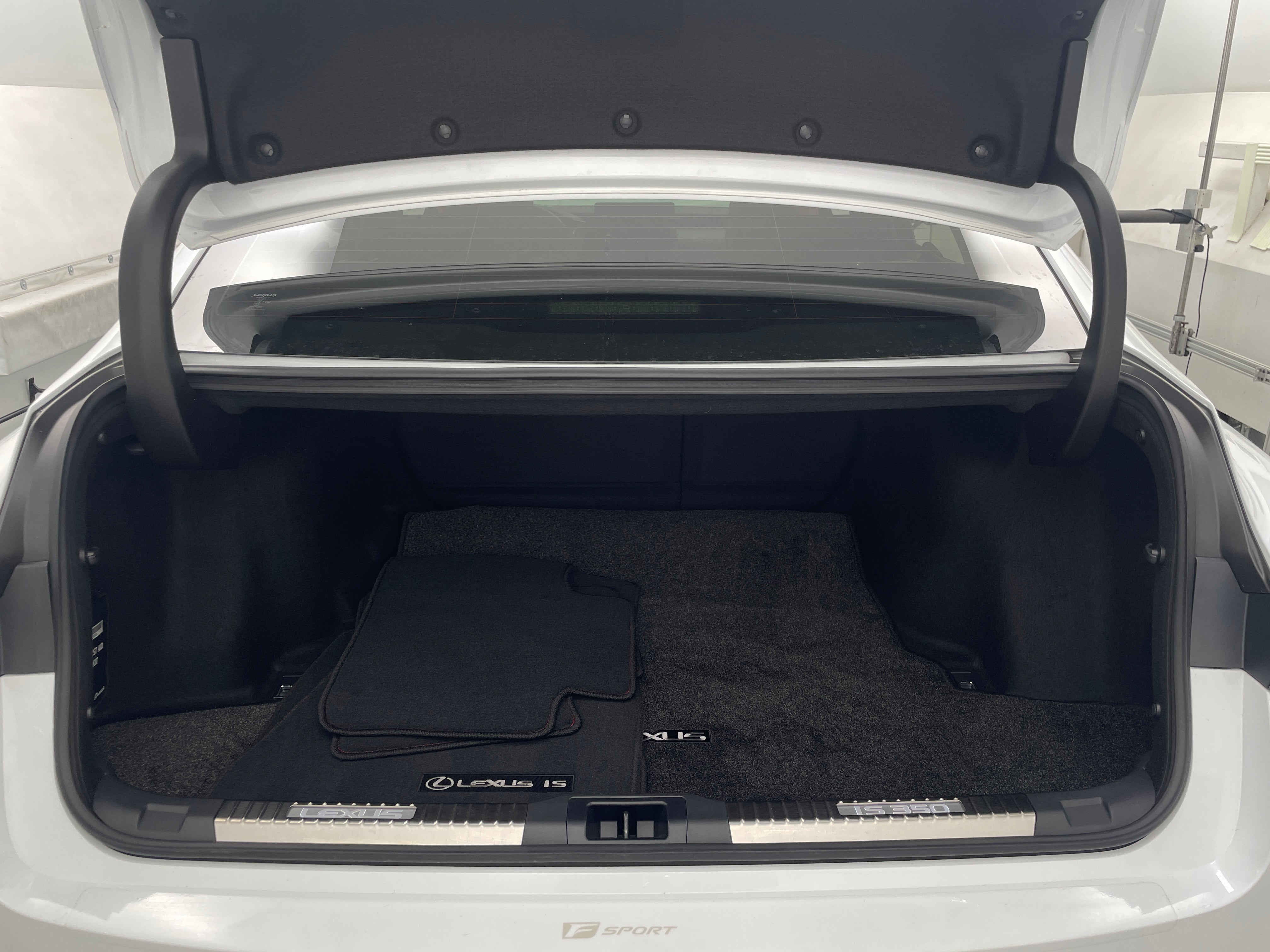 2021 Lexus IS 350 6