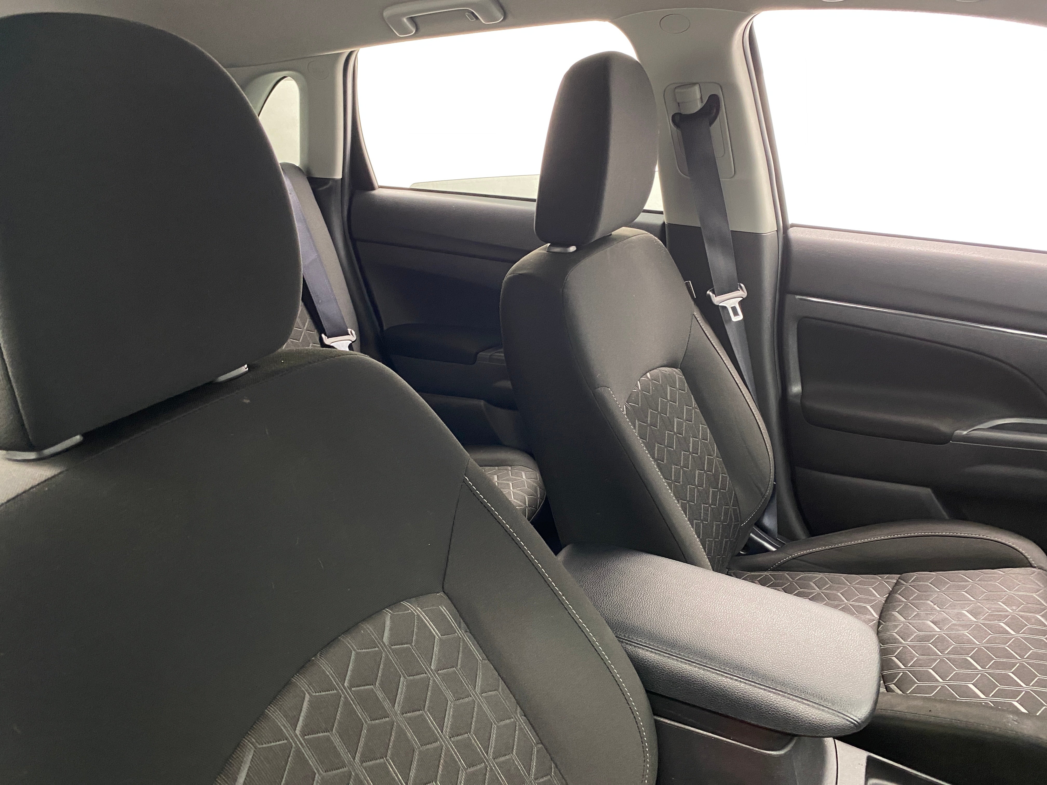 2023 Mitsubishi Outlander Sport S 2