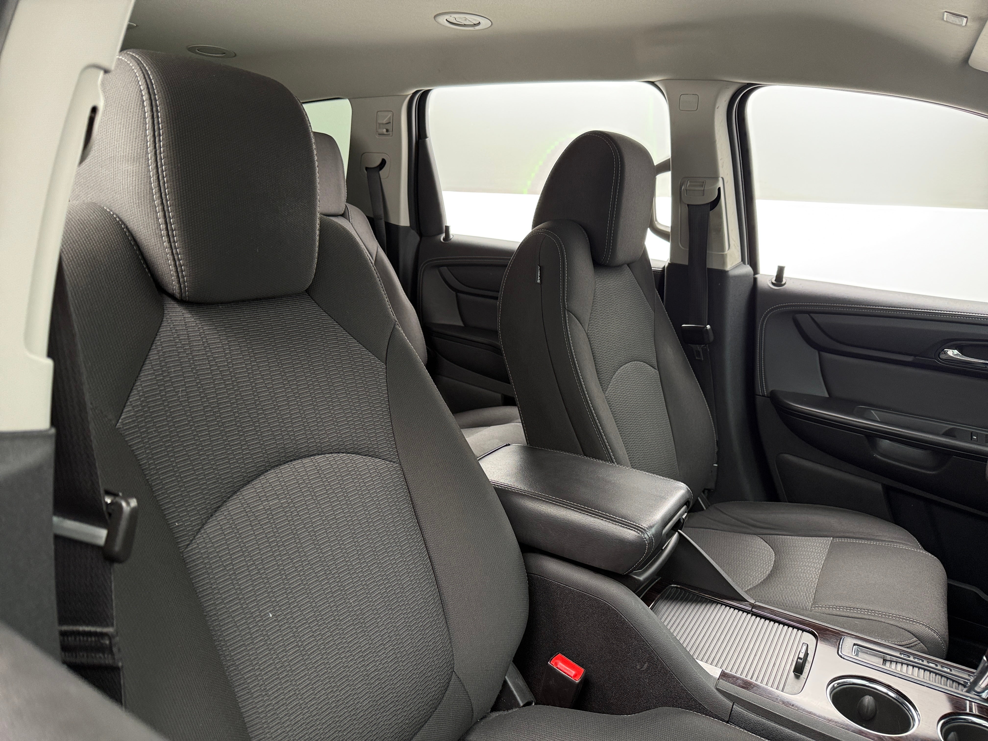 2017 Chevrolet Traverse LT 2