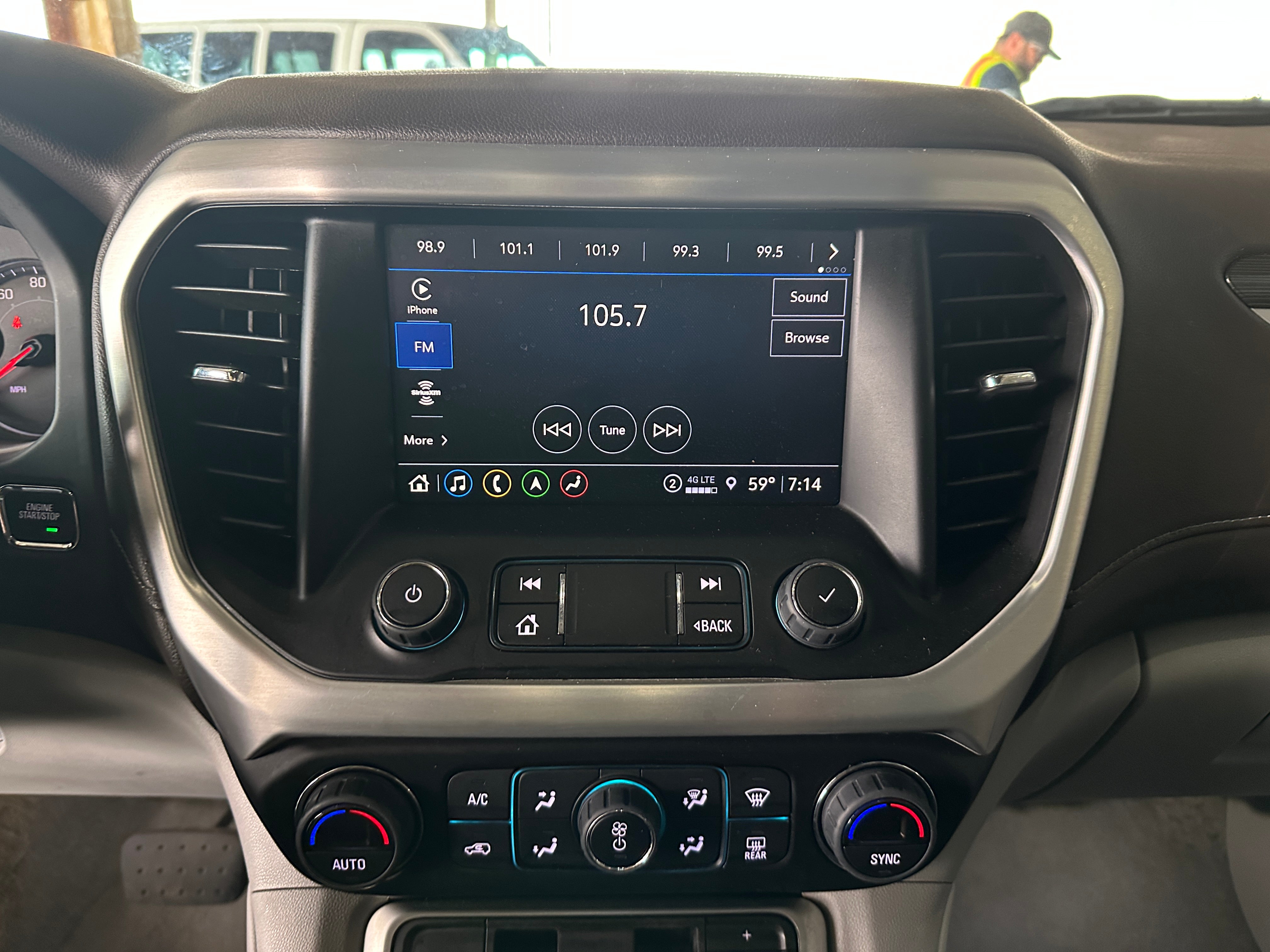 2023 GMC Acadia SLT 3