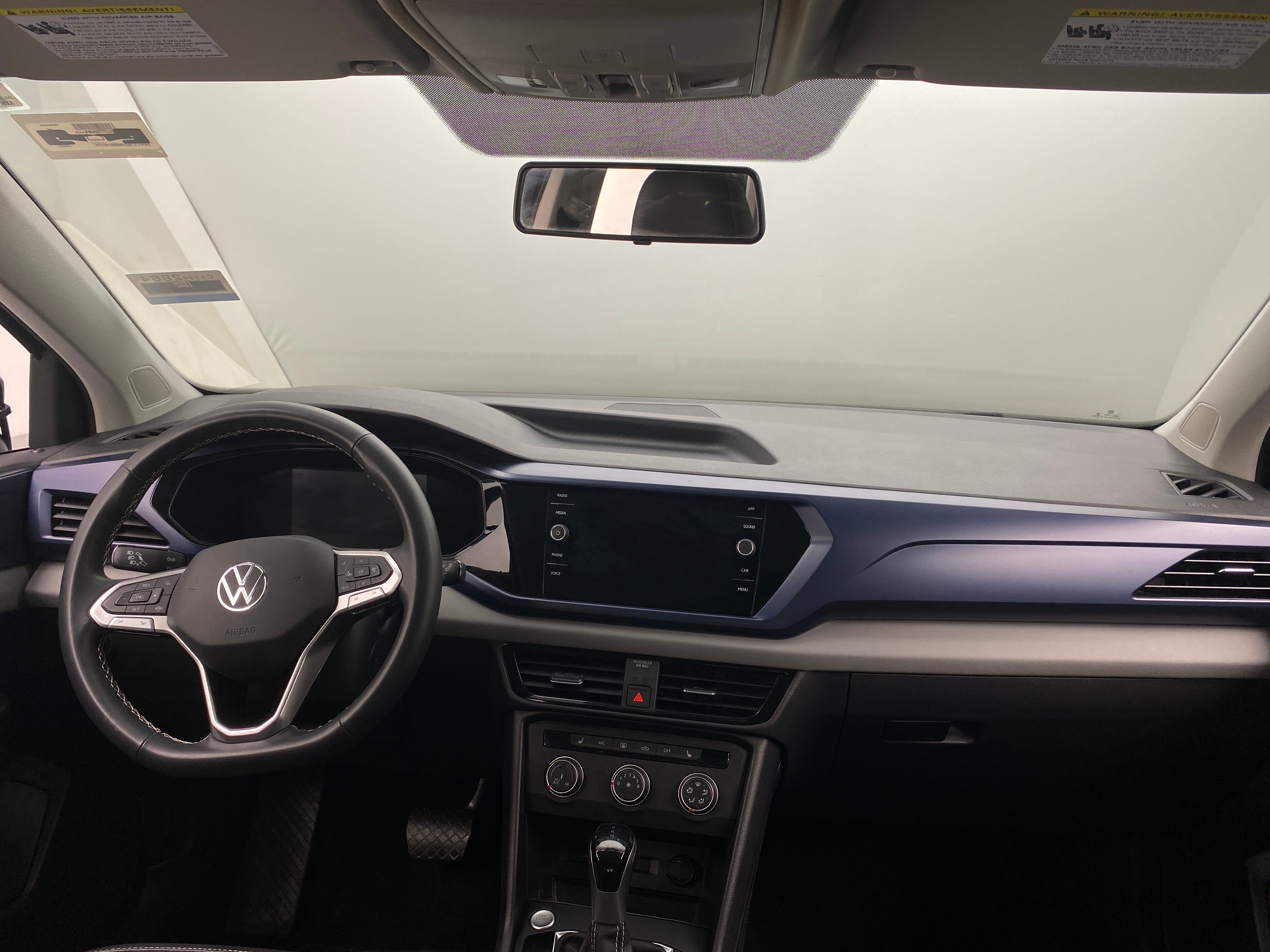 2022 Volkswagen Taos SE 2