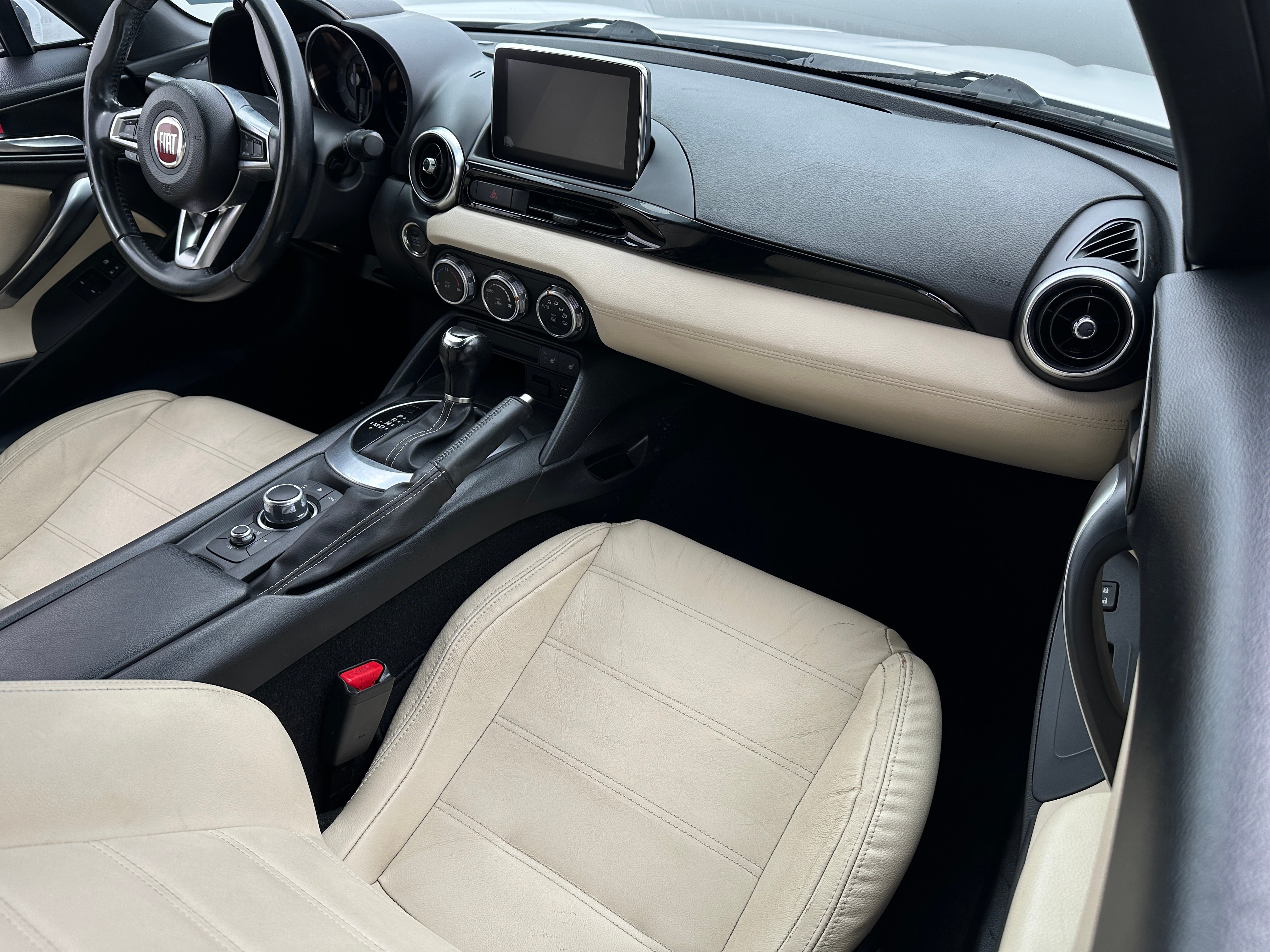2018 Fiat 124 Spider Lusso 2