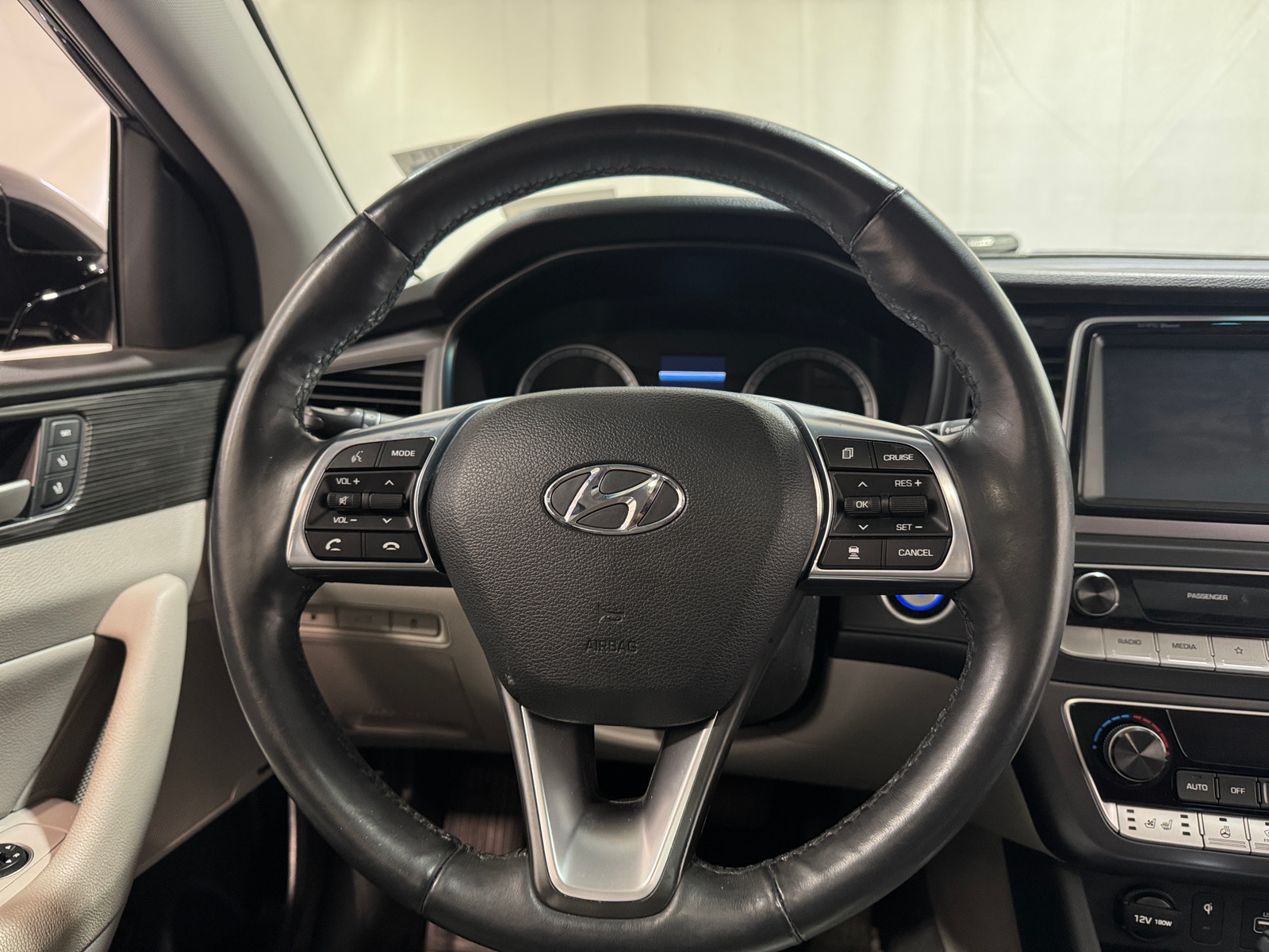 Thumbnail: 2018 Hyundai Sonata - 4