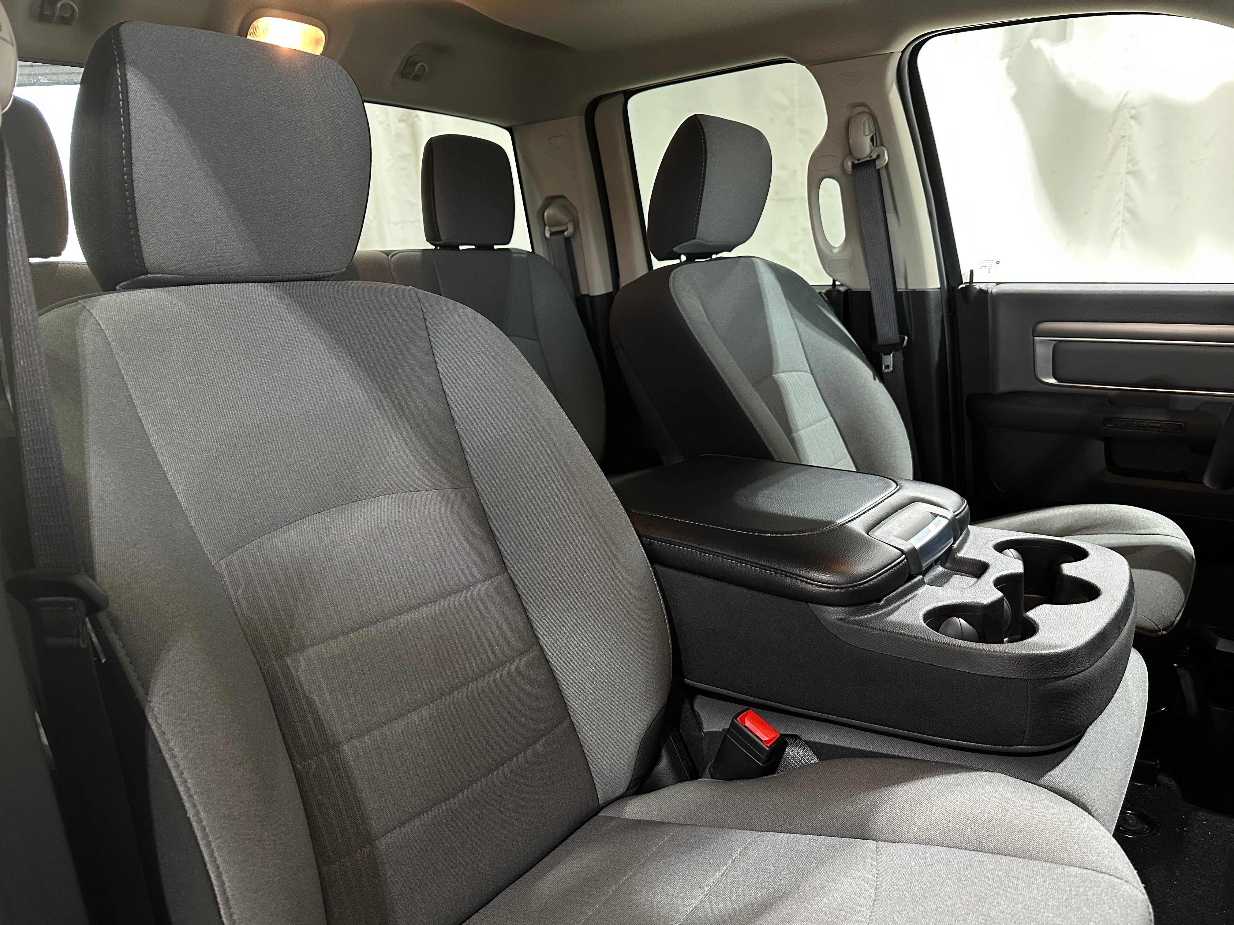 2024 RAM 1500 Classic SLT 2