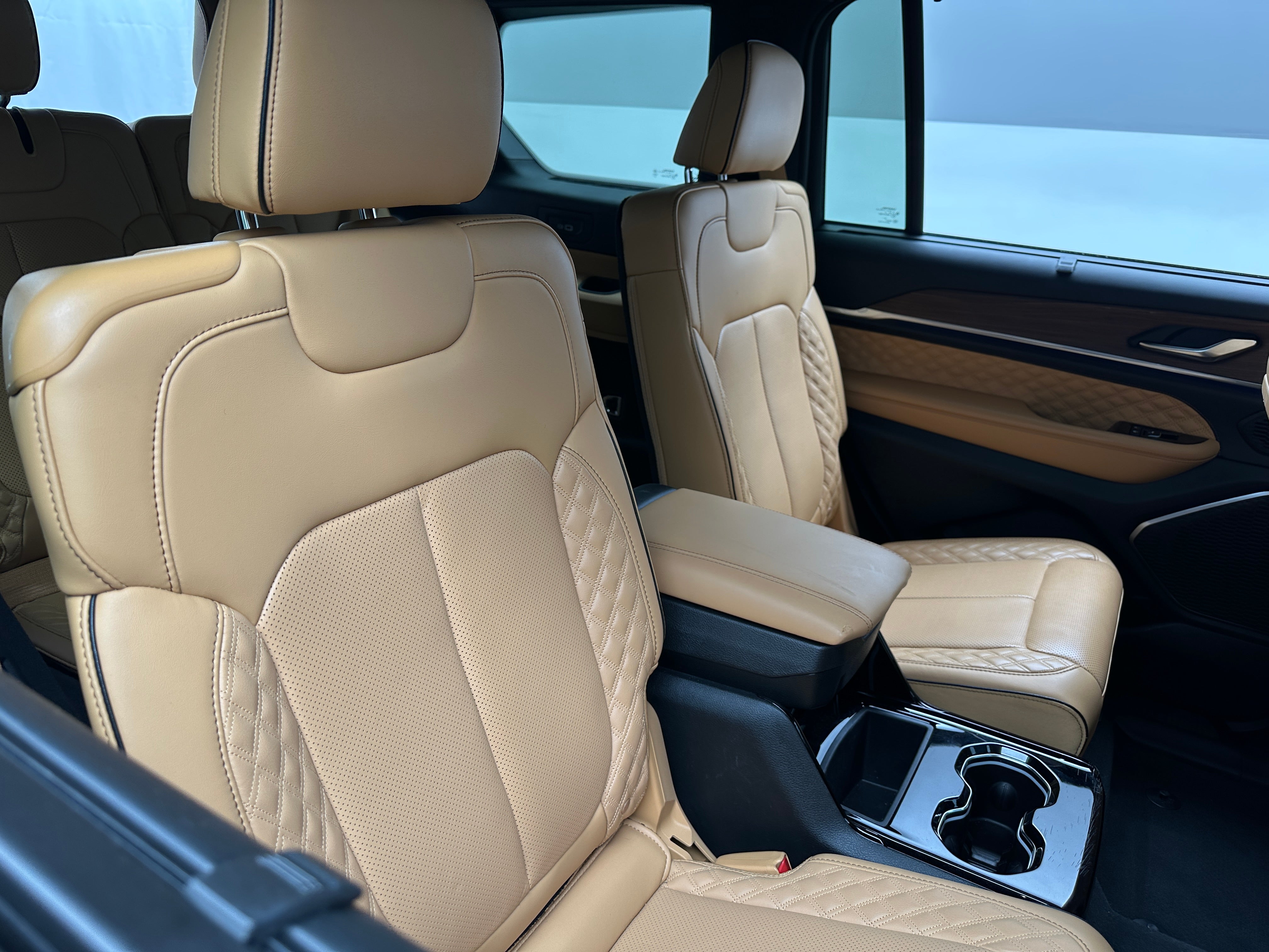 2023 Jeep Grand Cherokee L Summit 5