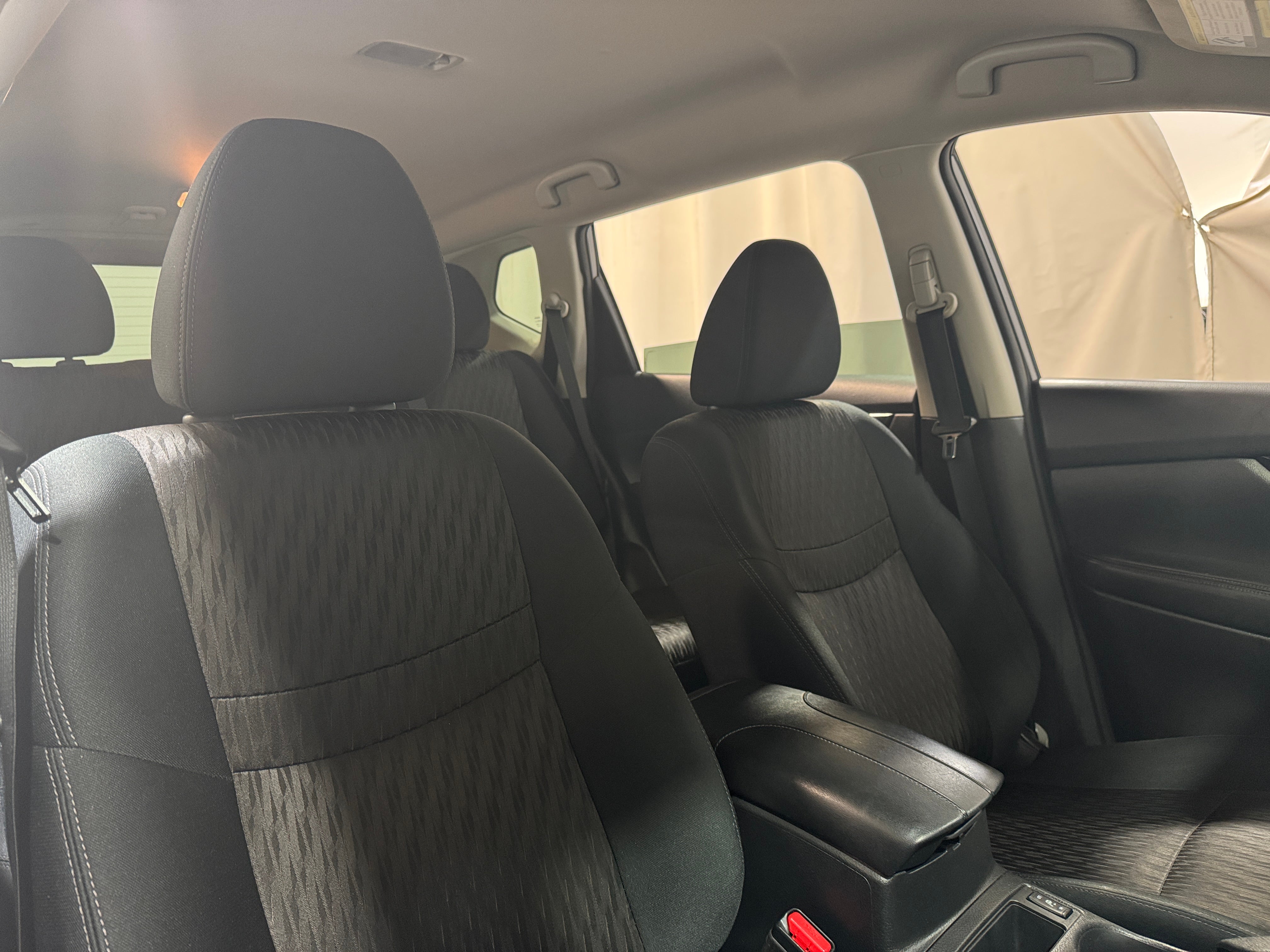2018 Nissan Rogue SV 2