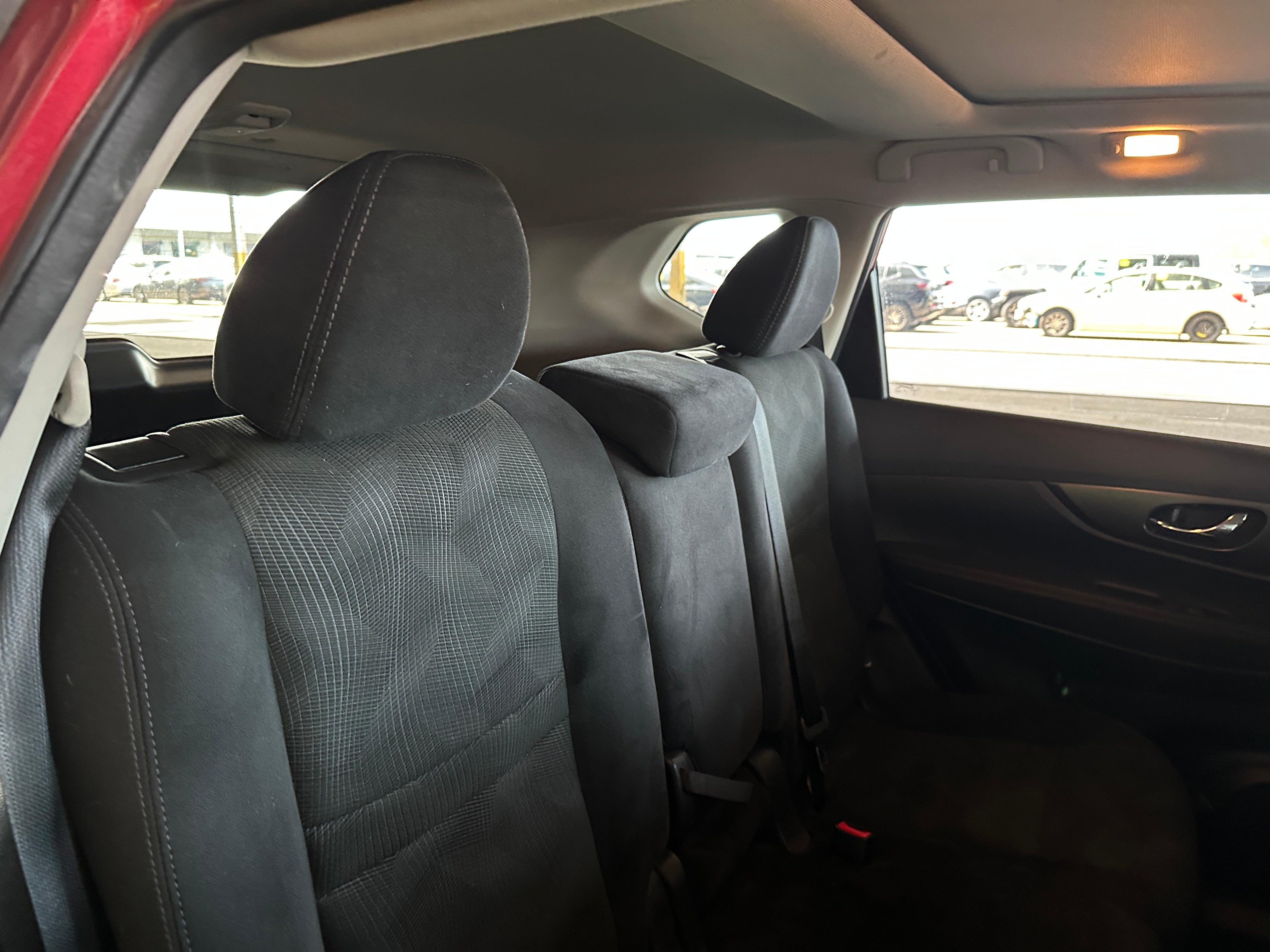 2016 Nissan Rogue SV 6