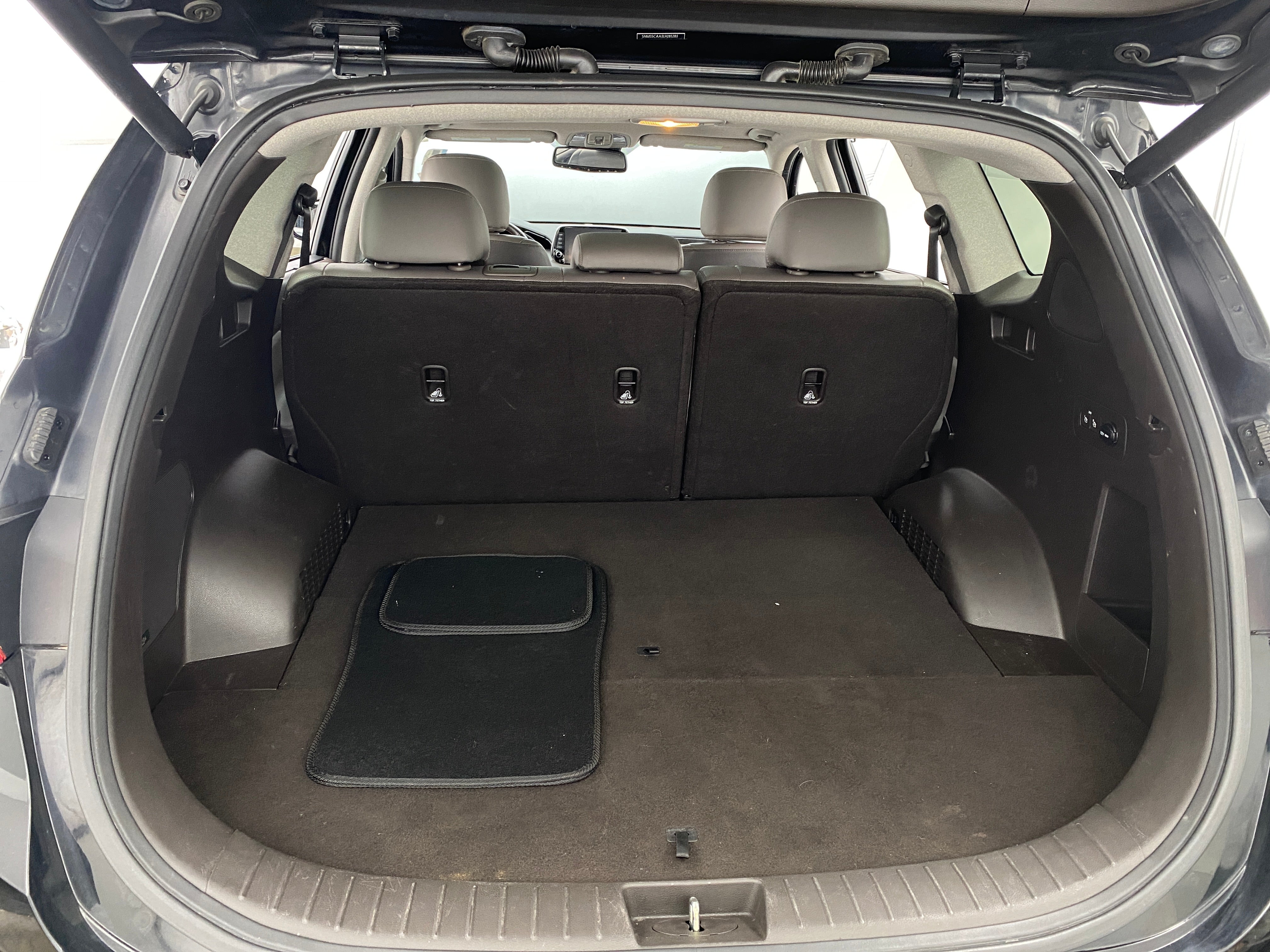 2020 Hyundai Santa Fe Limited 6