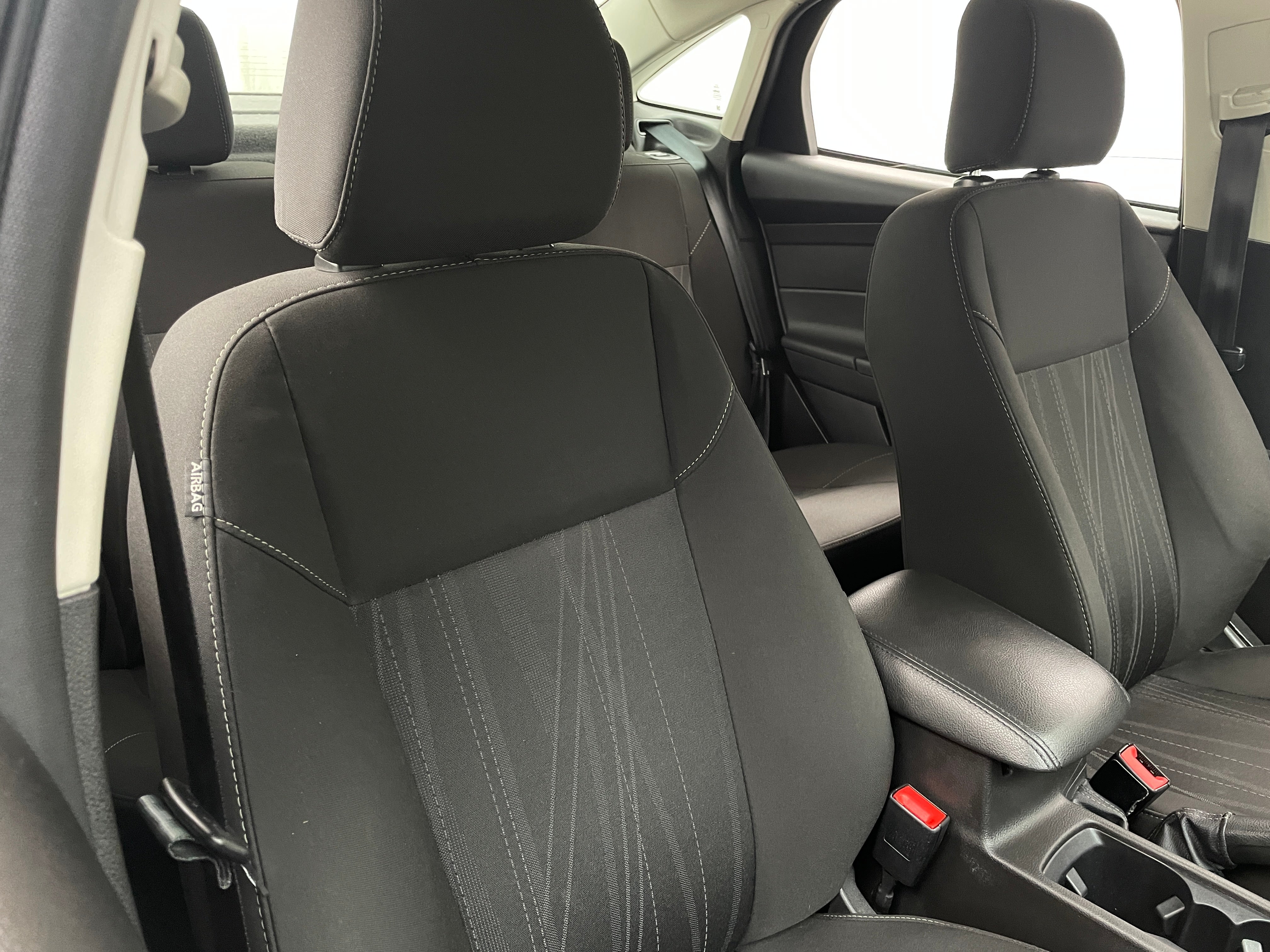 2017 Ford Focus SE 2
