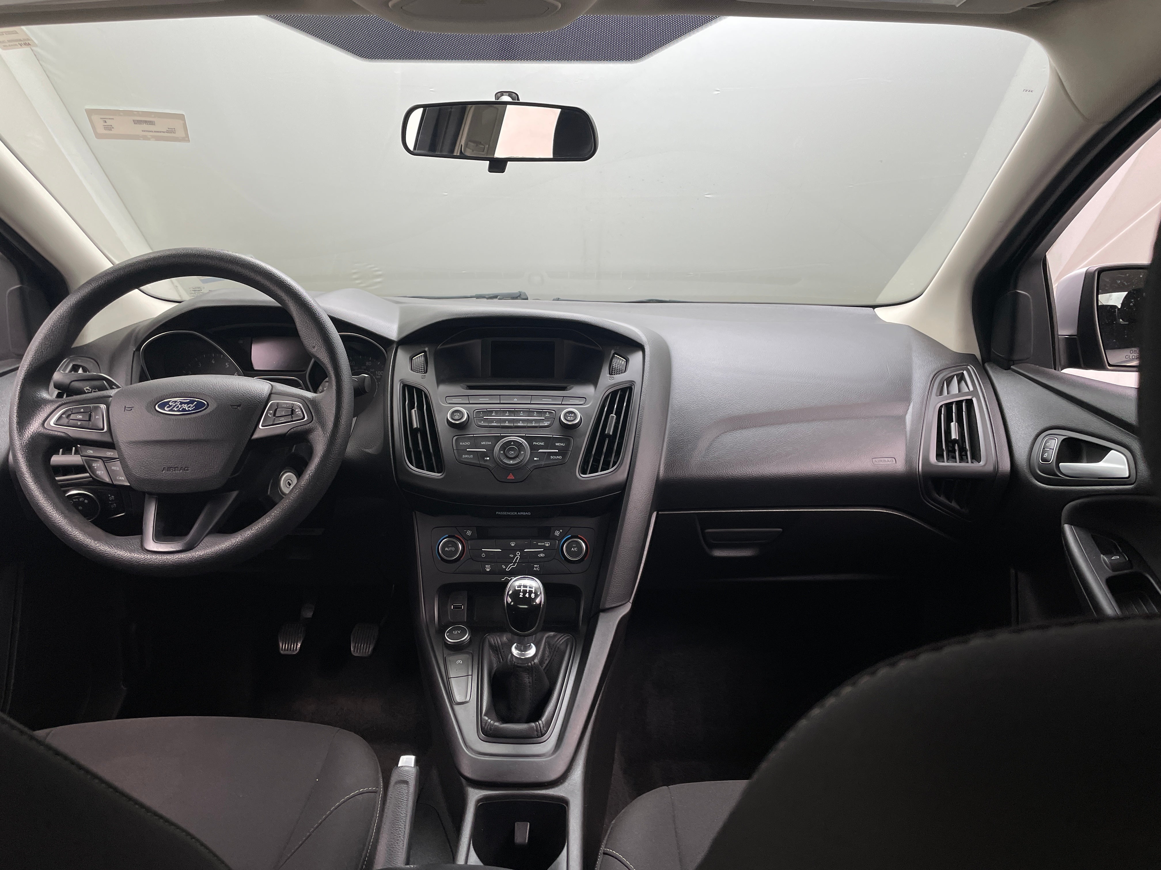 2017 Ford Focus SE 3