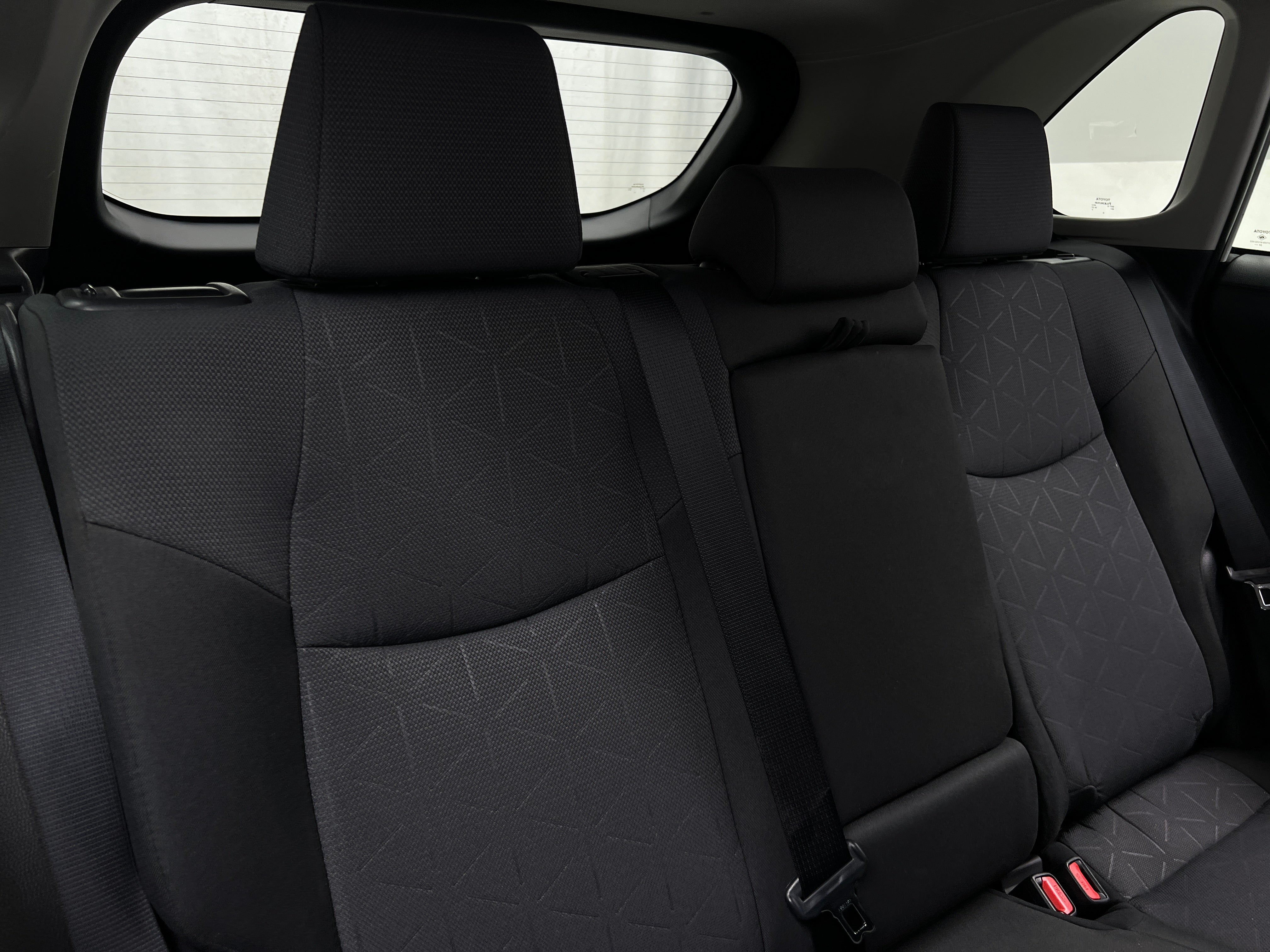 2025 Toyota RAV4 XLE 6