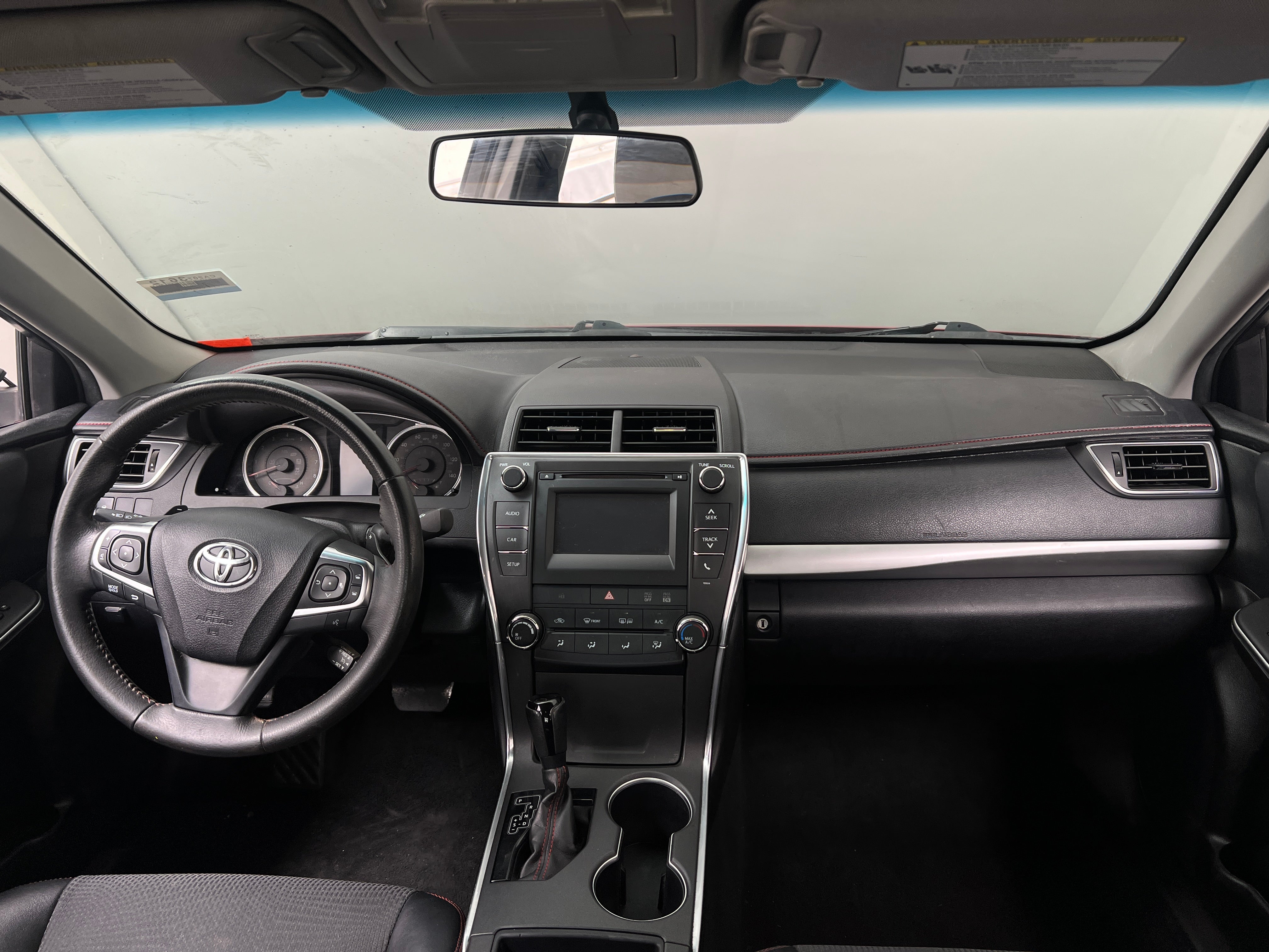 2017 Toyota Camry SE 3