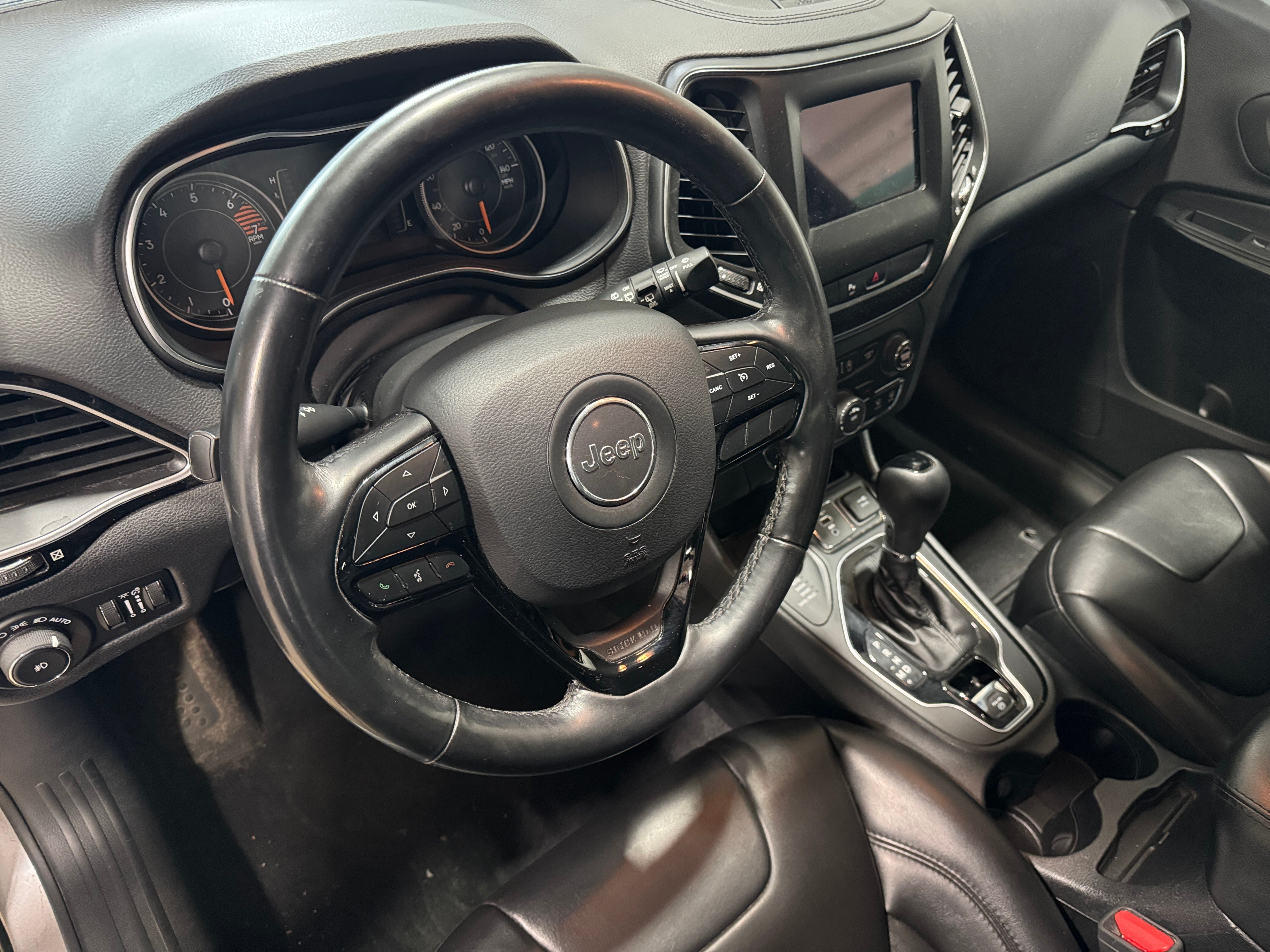 2019 Jeep Cherokee Altitude 2