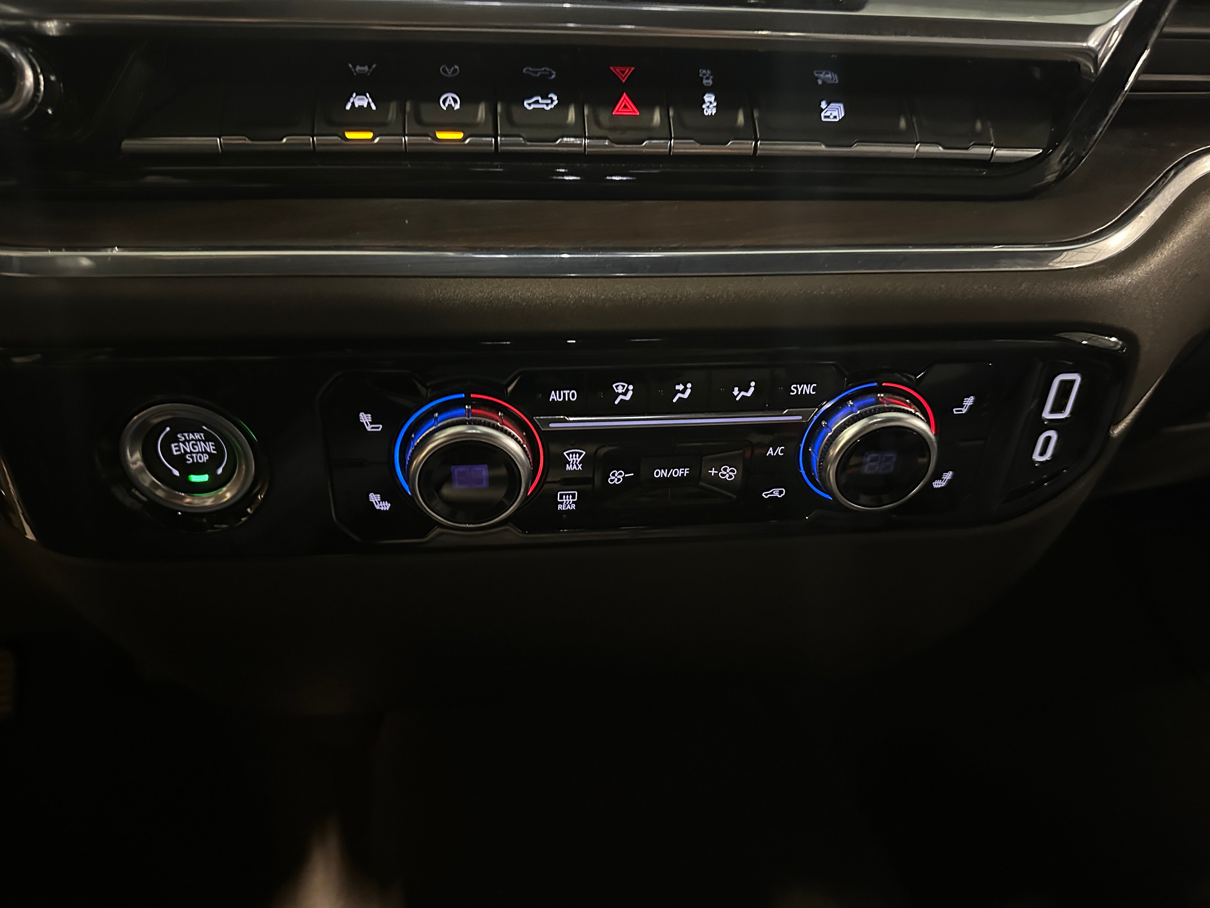 2024 GMC Sierra 1500 SLT 3