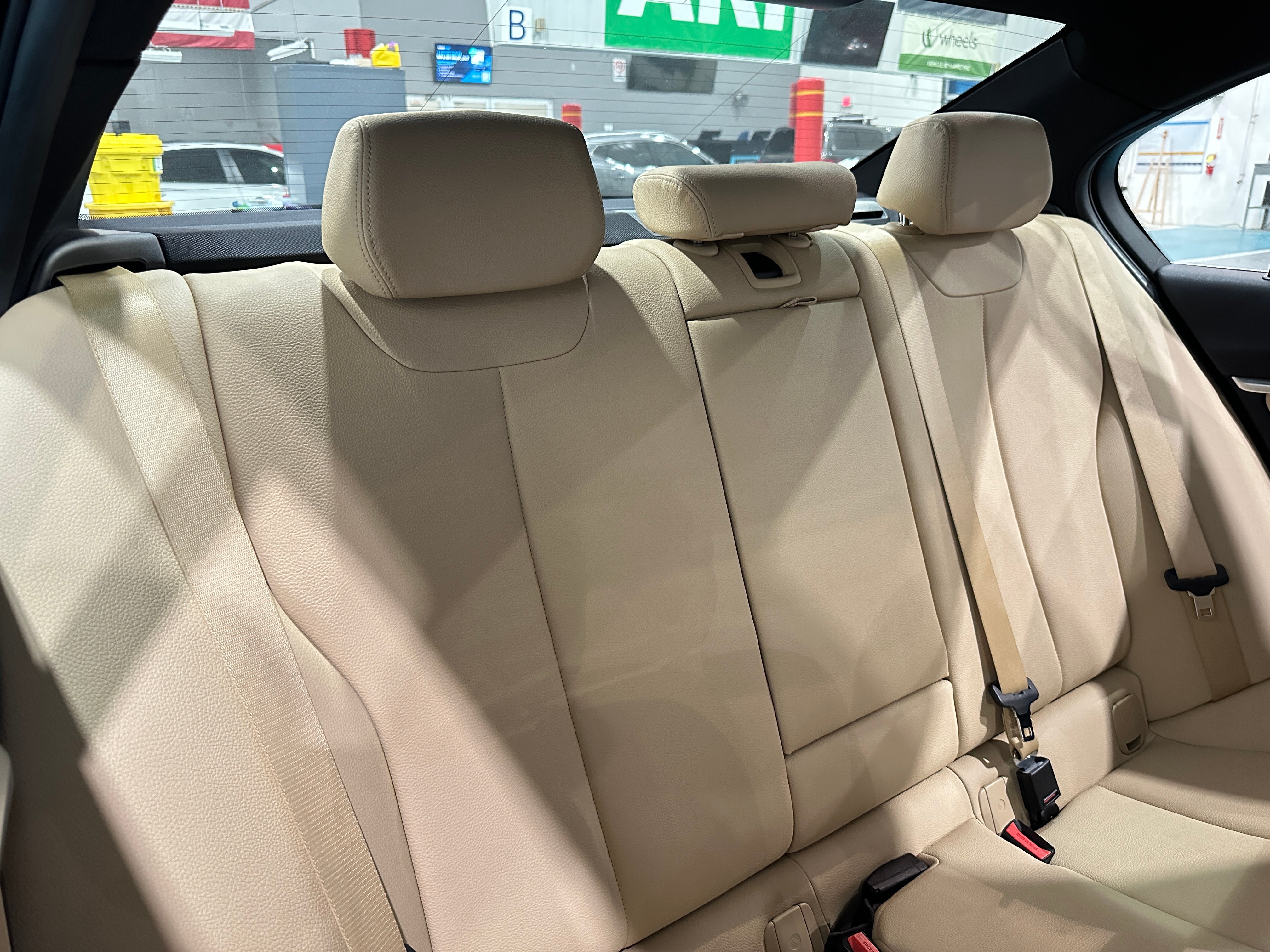 2018 BMW 3 Series 330i 6
