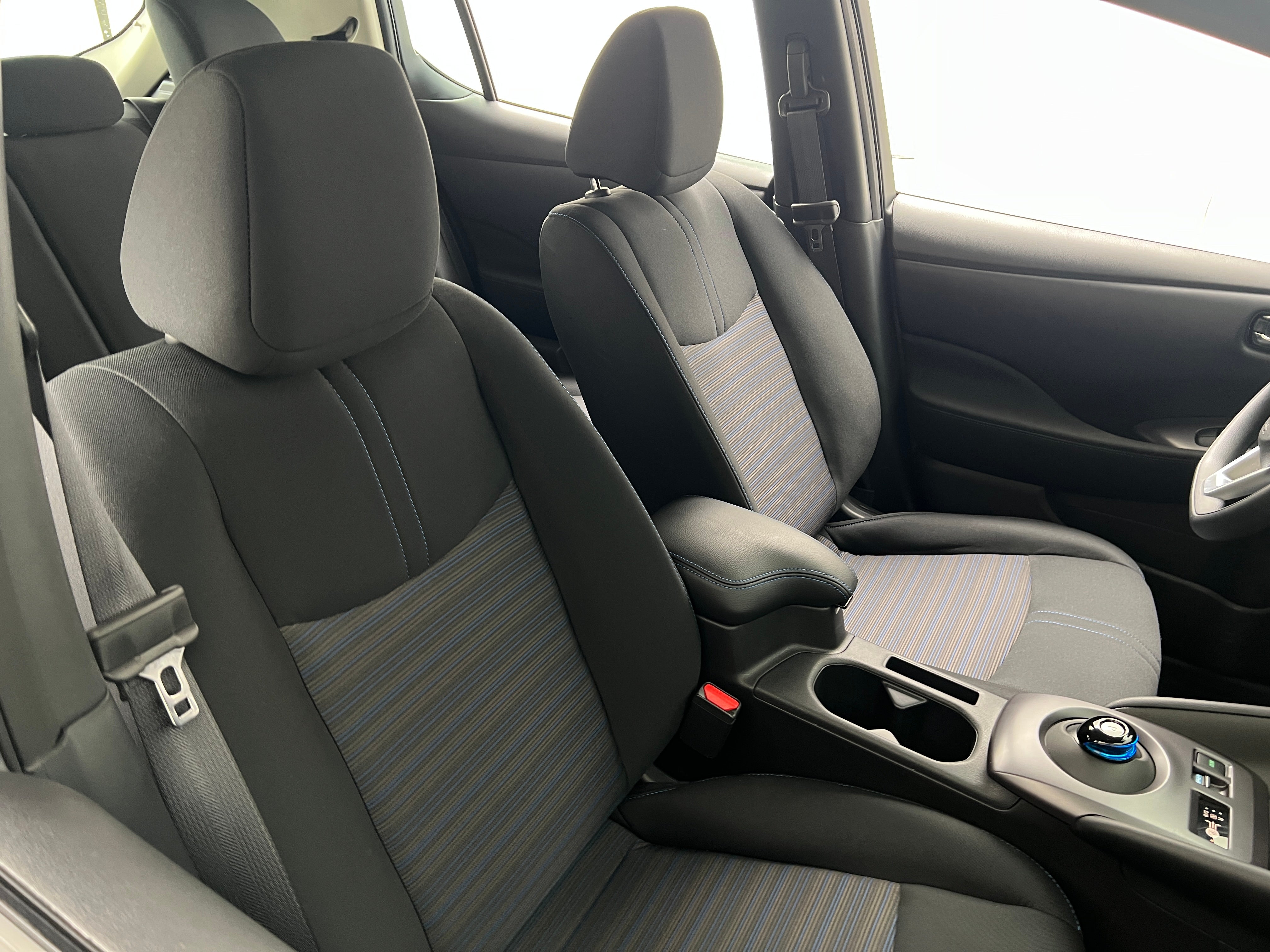 2025 Nissan Leaf S 2
