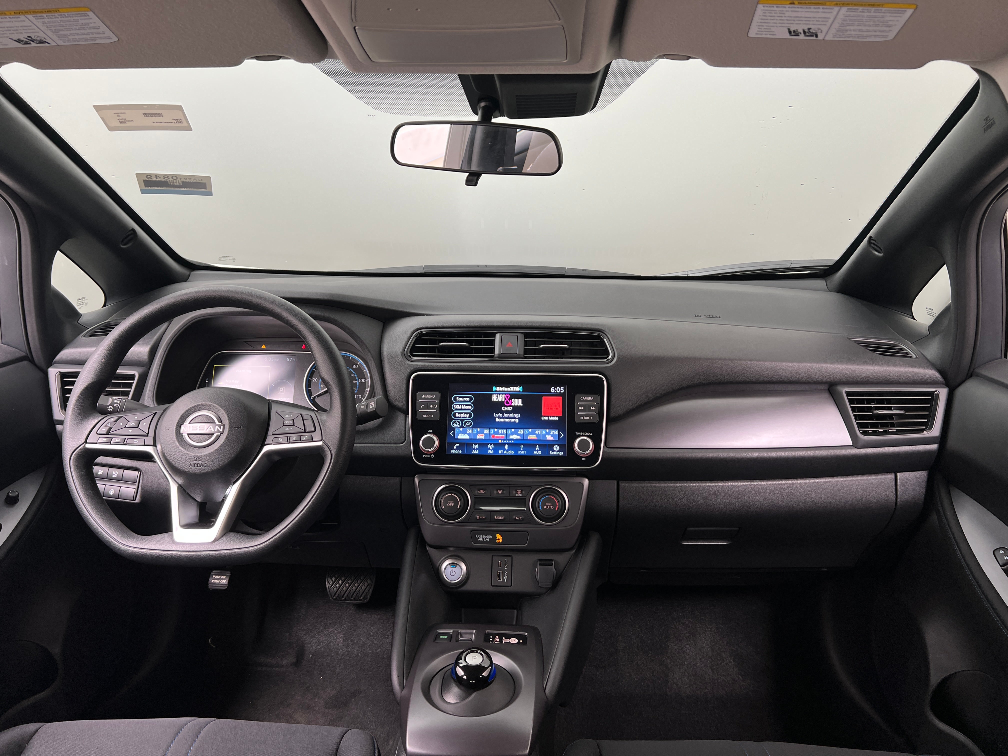 2025 Nissan Leaf S 3