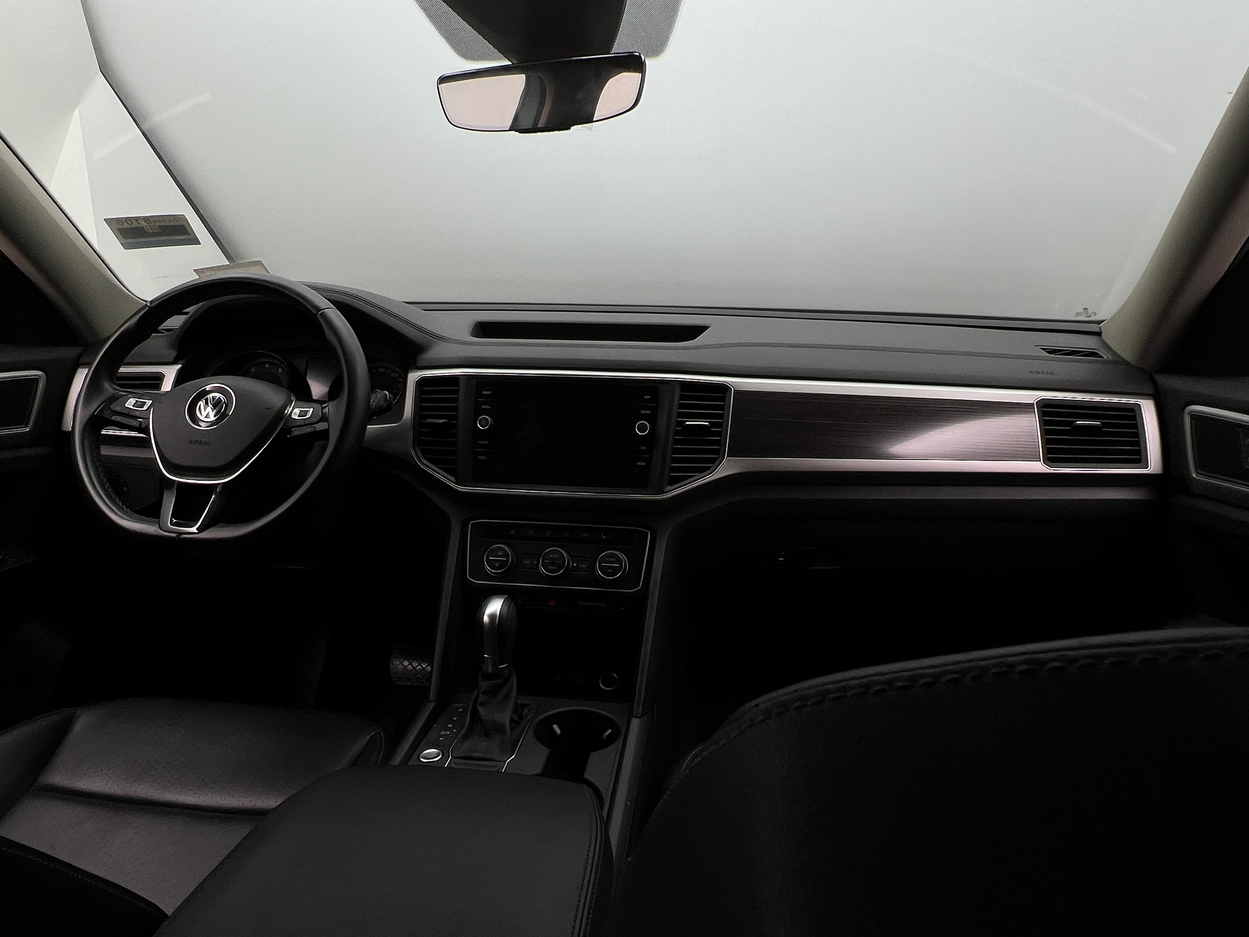2018 Volkswagen Atlas SE 2
