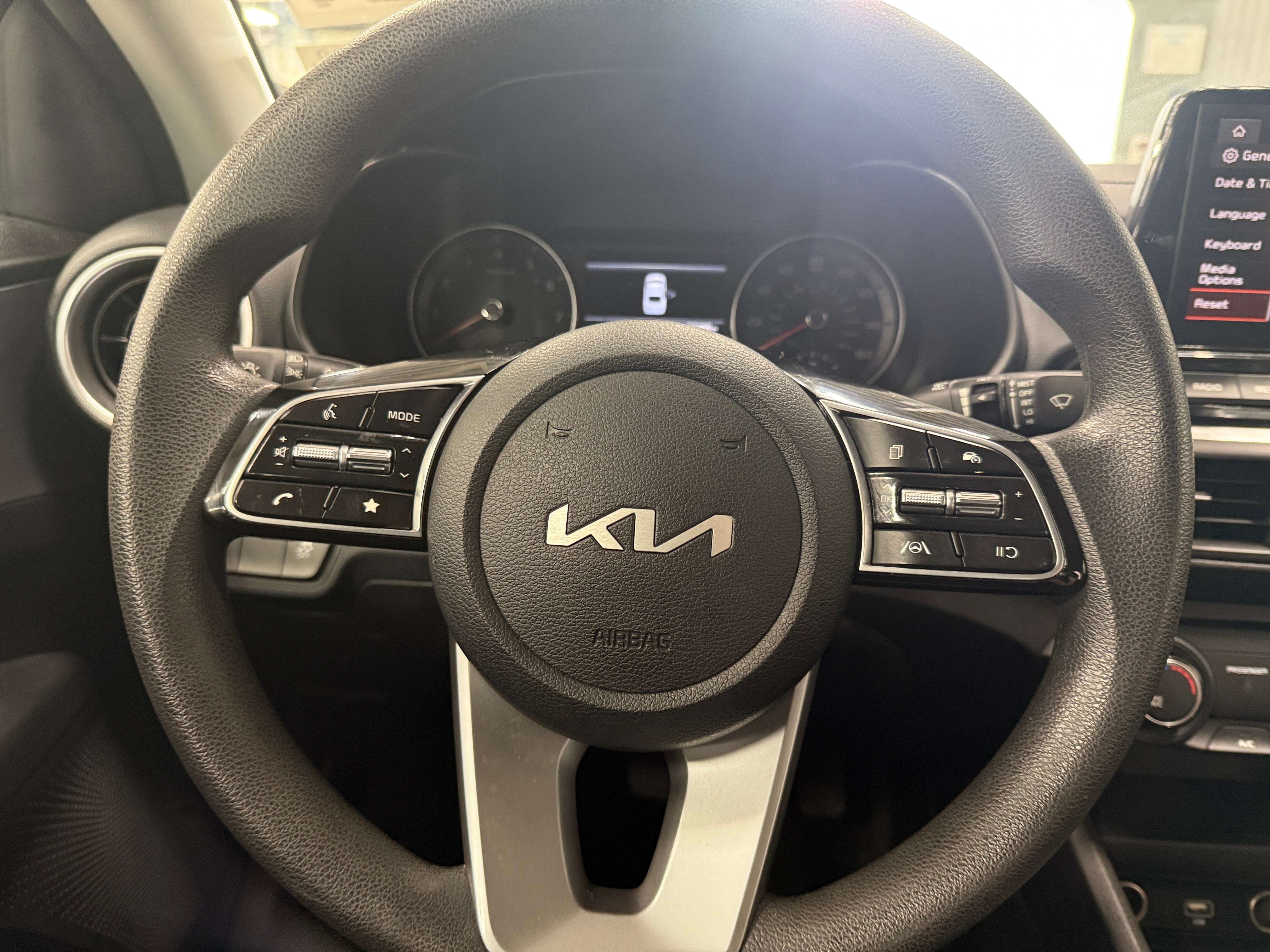 2022 Kia Forte LXS 5