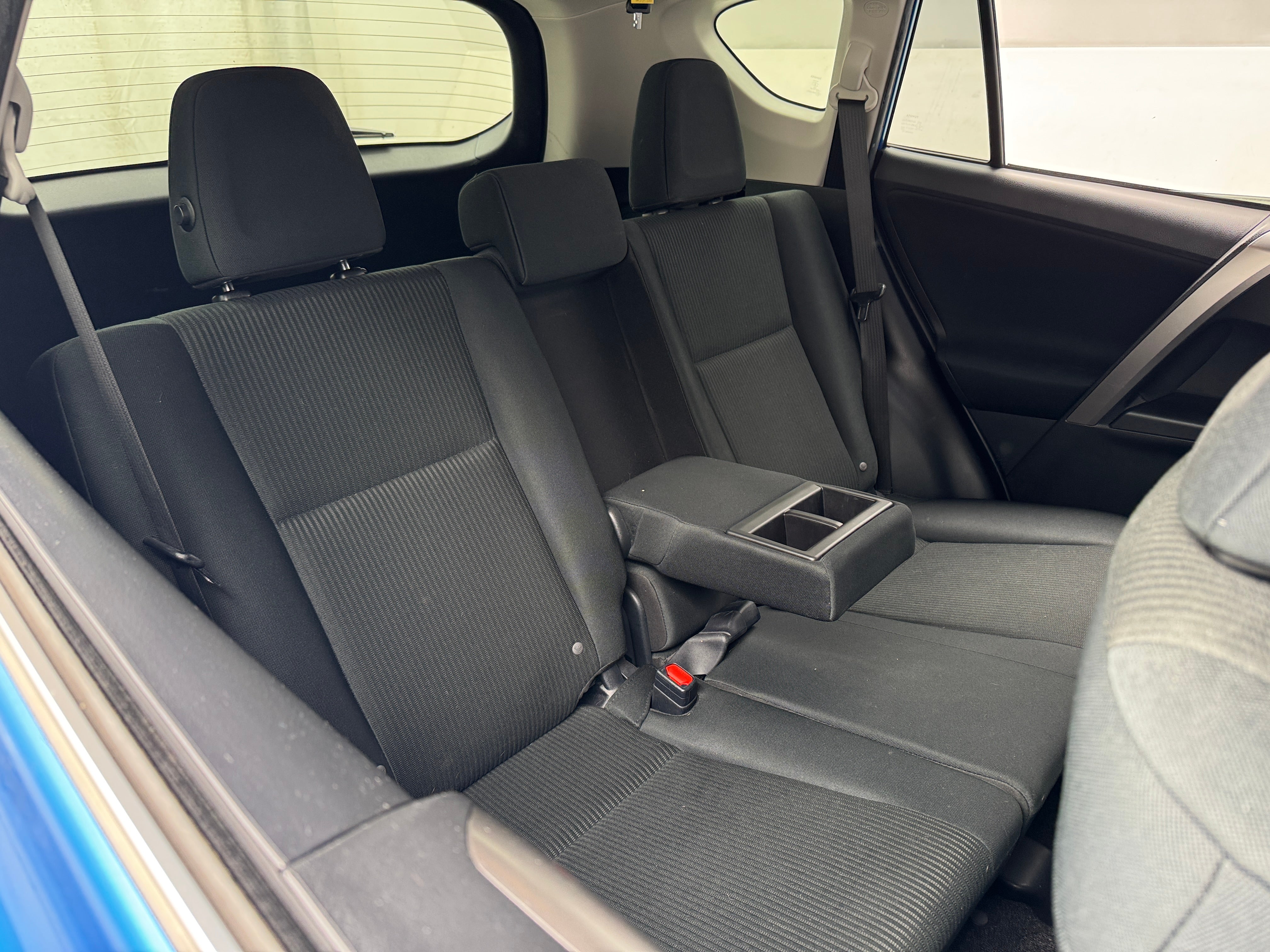 2018 Toyota RAV4 LE 6