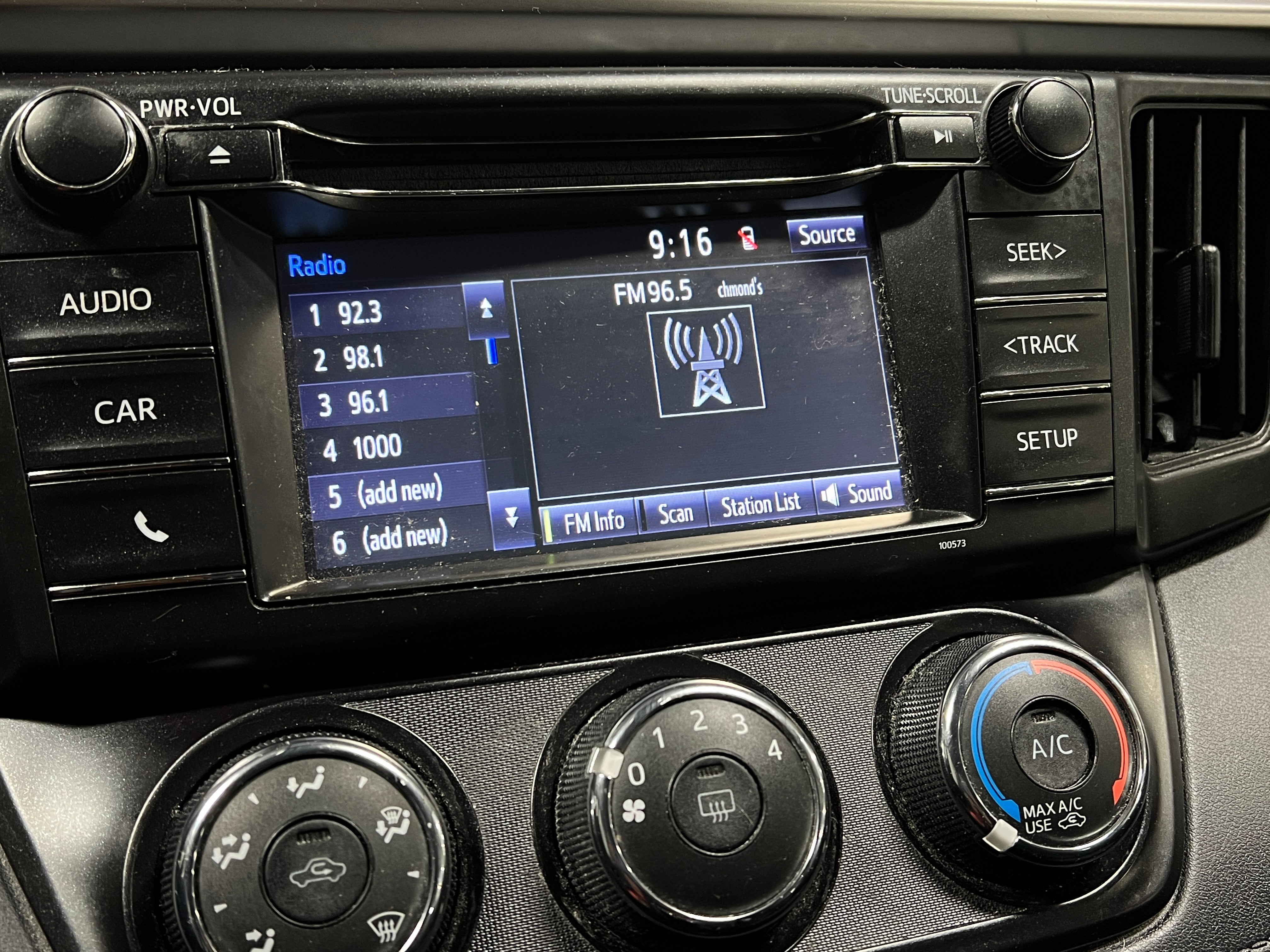 2018 Toyota RAV4 LE 4
