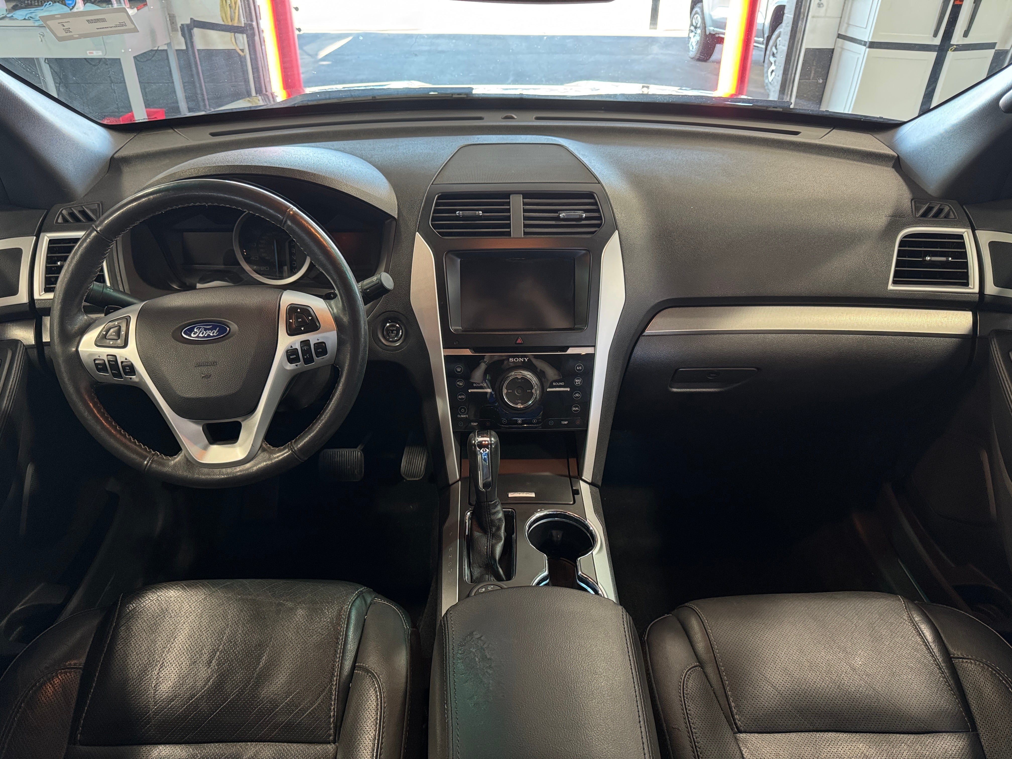 2015 Ford Explorer Sport 2