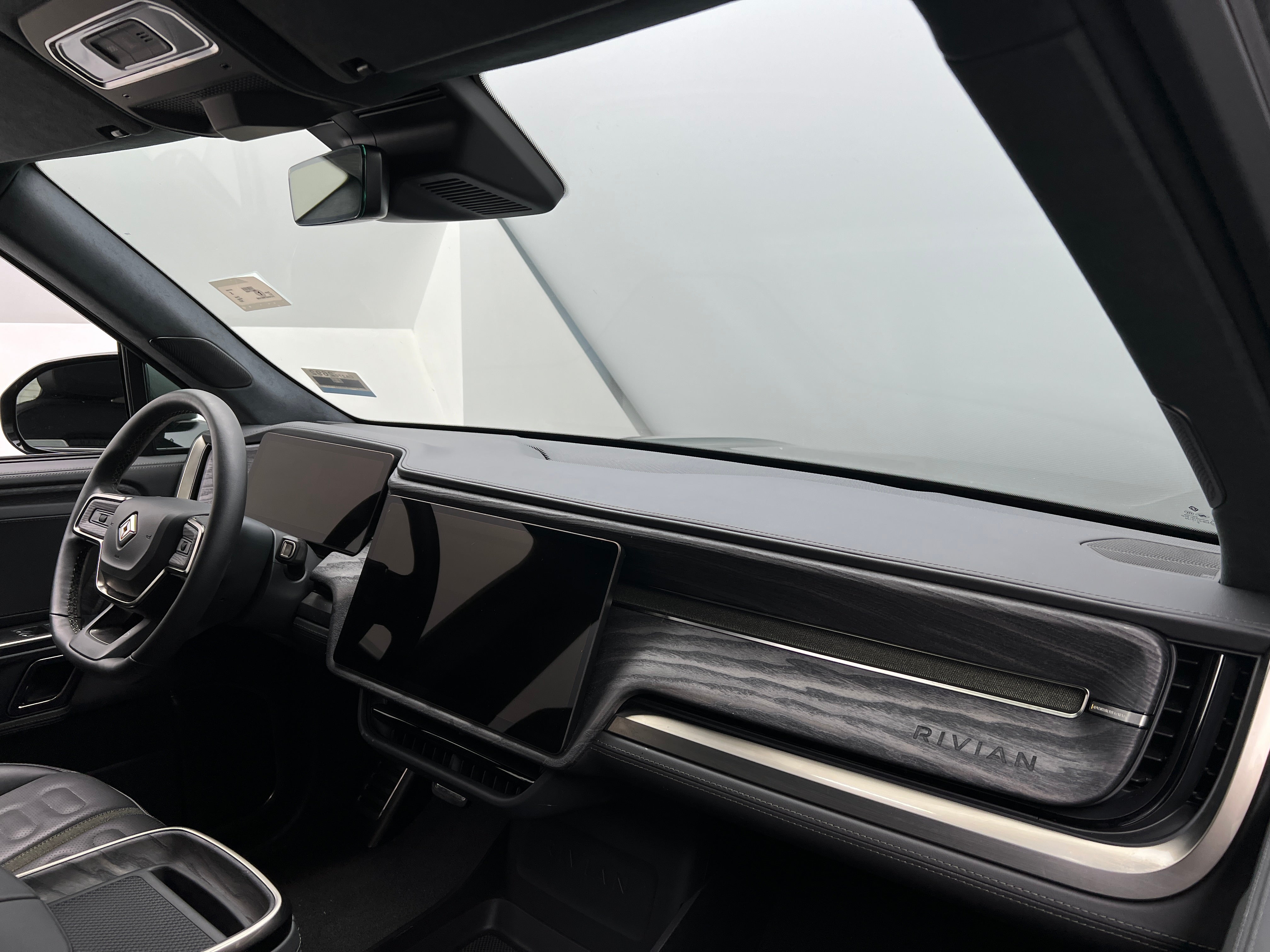 2022 Rivian R1T Adventure 2
