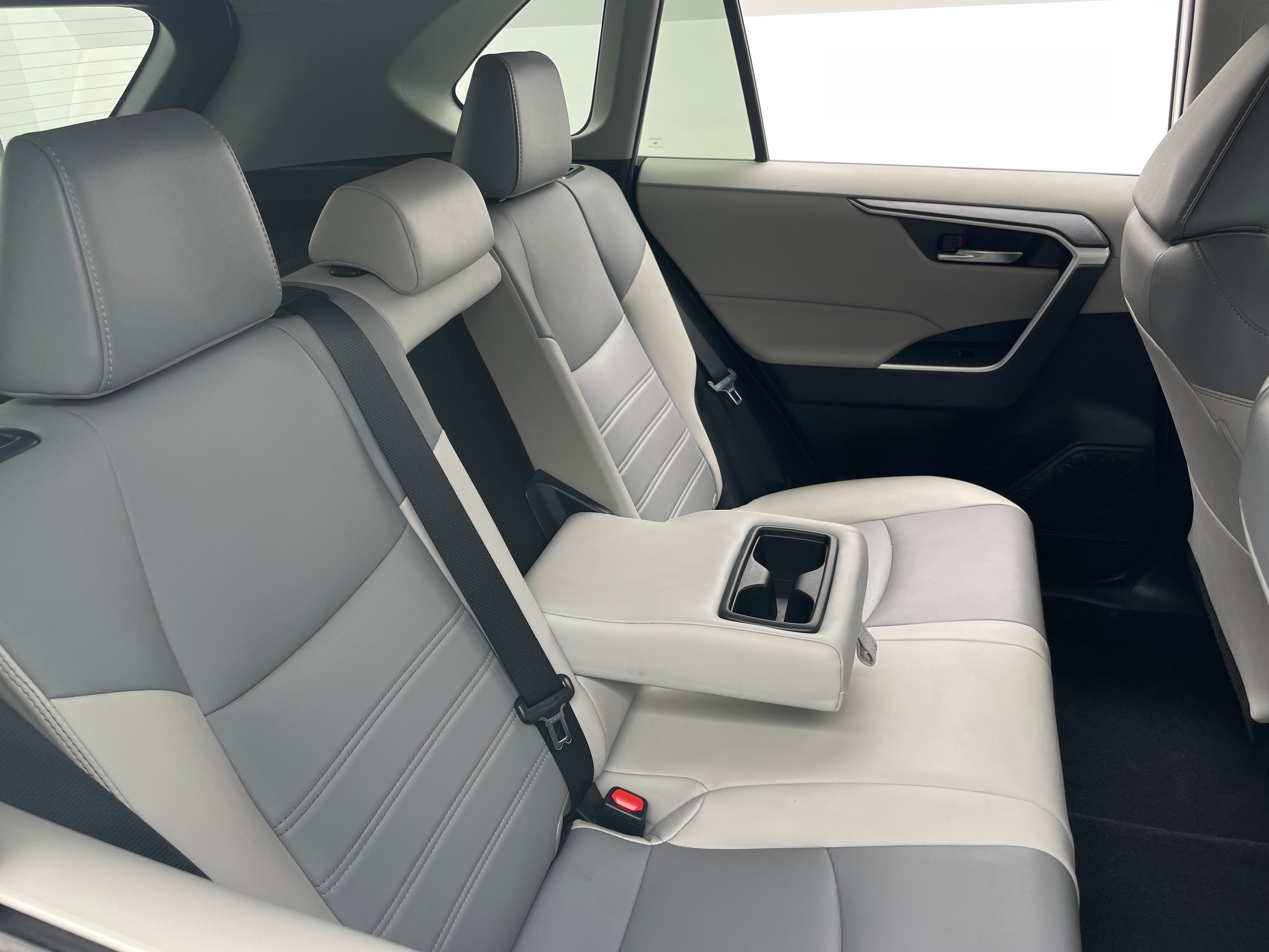 2021 Toyota RAV4 XLE Premium 5