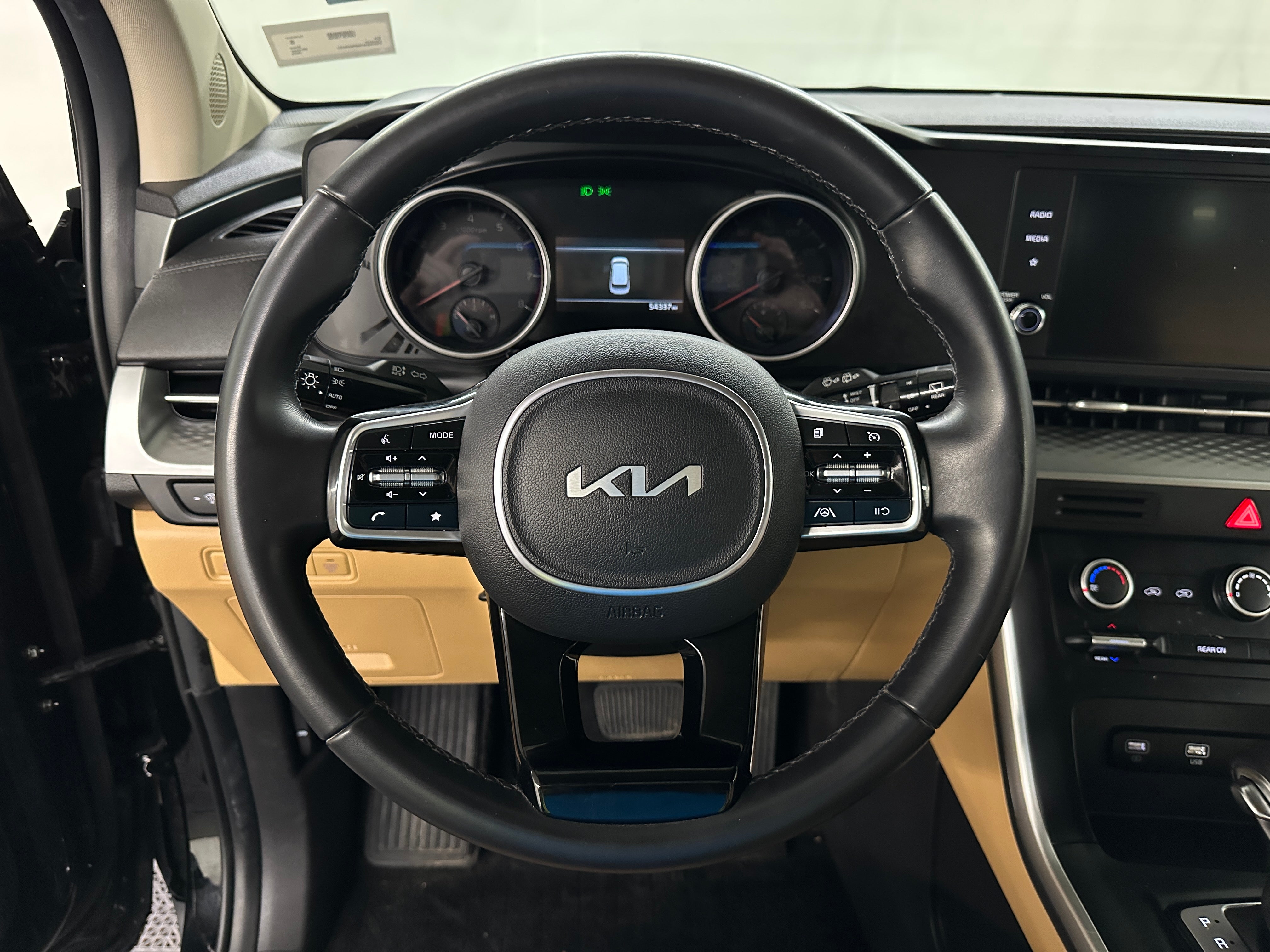 2023 Kia Carnival LX 4