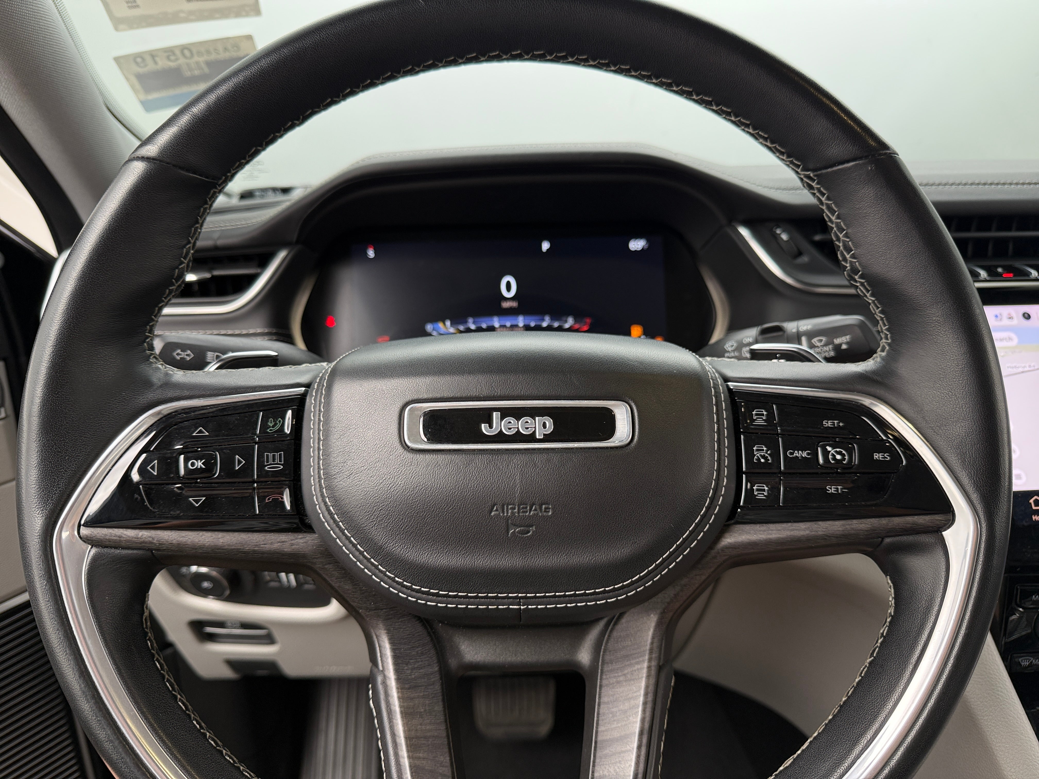 2022 Jeep Grand Cherokee Overland 4