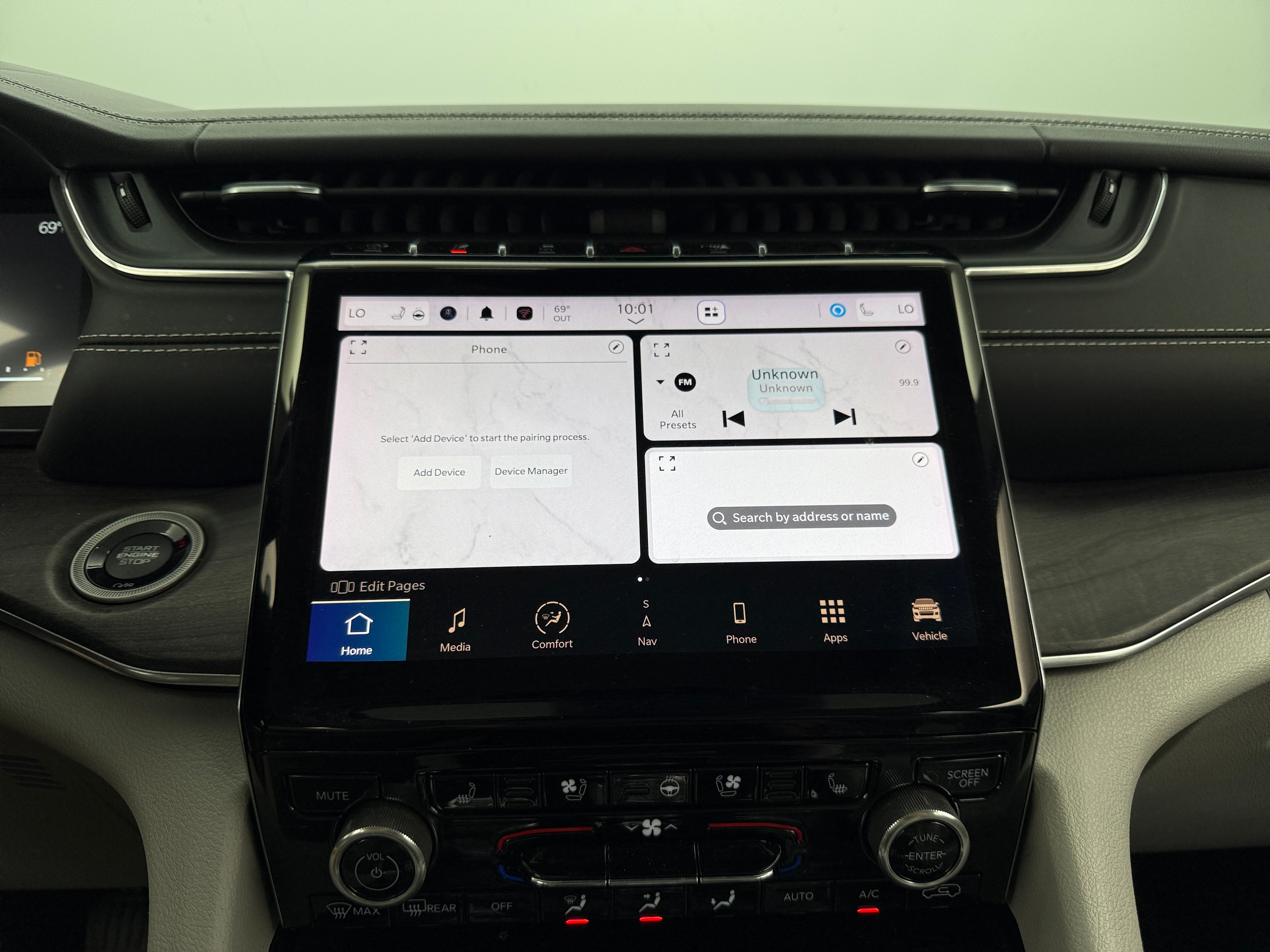 2022 Jeep Grand Cherokee Overland 3