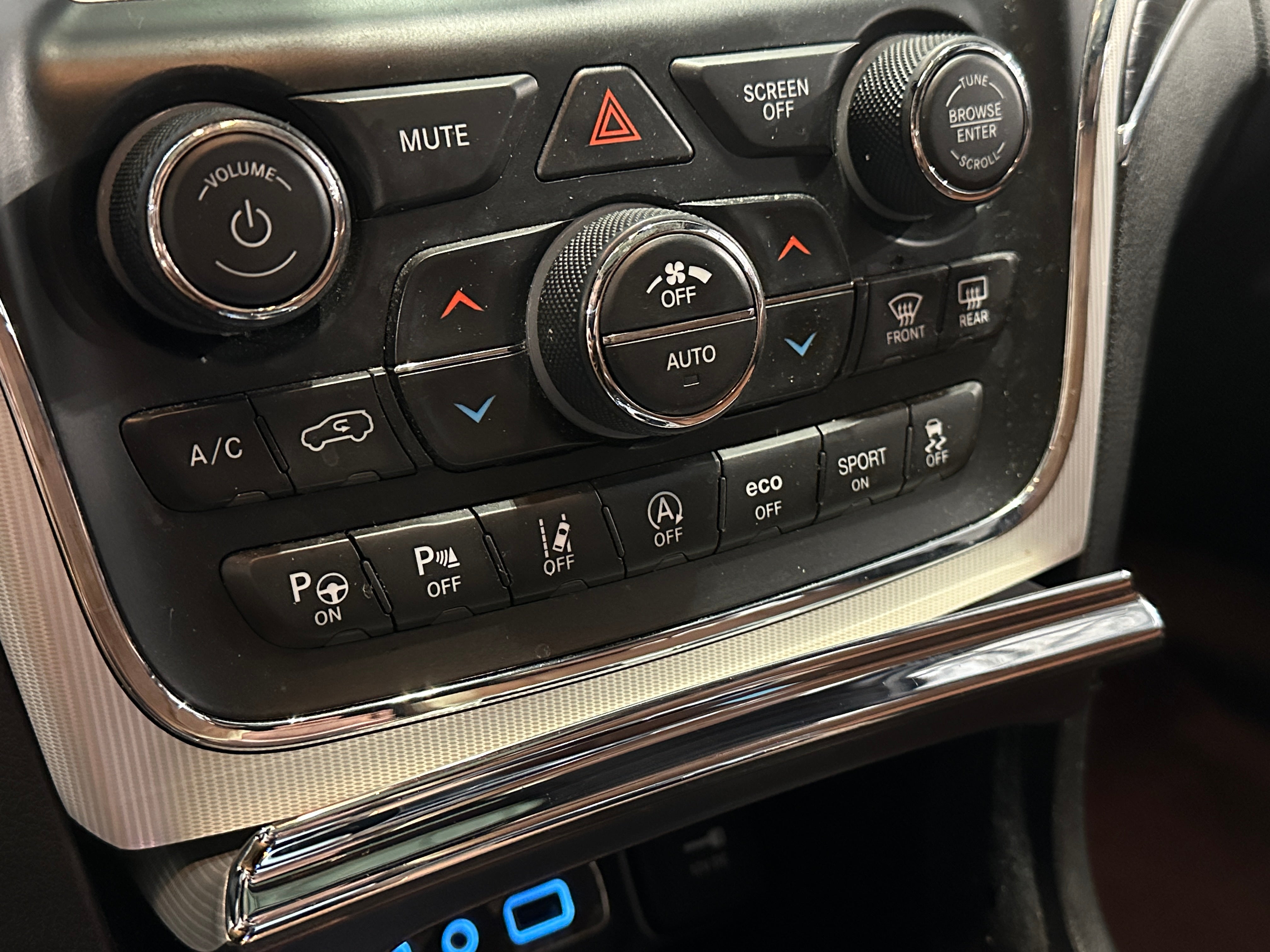 2018 Jeep Grand Cherokee Summit 3