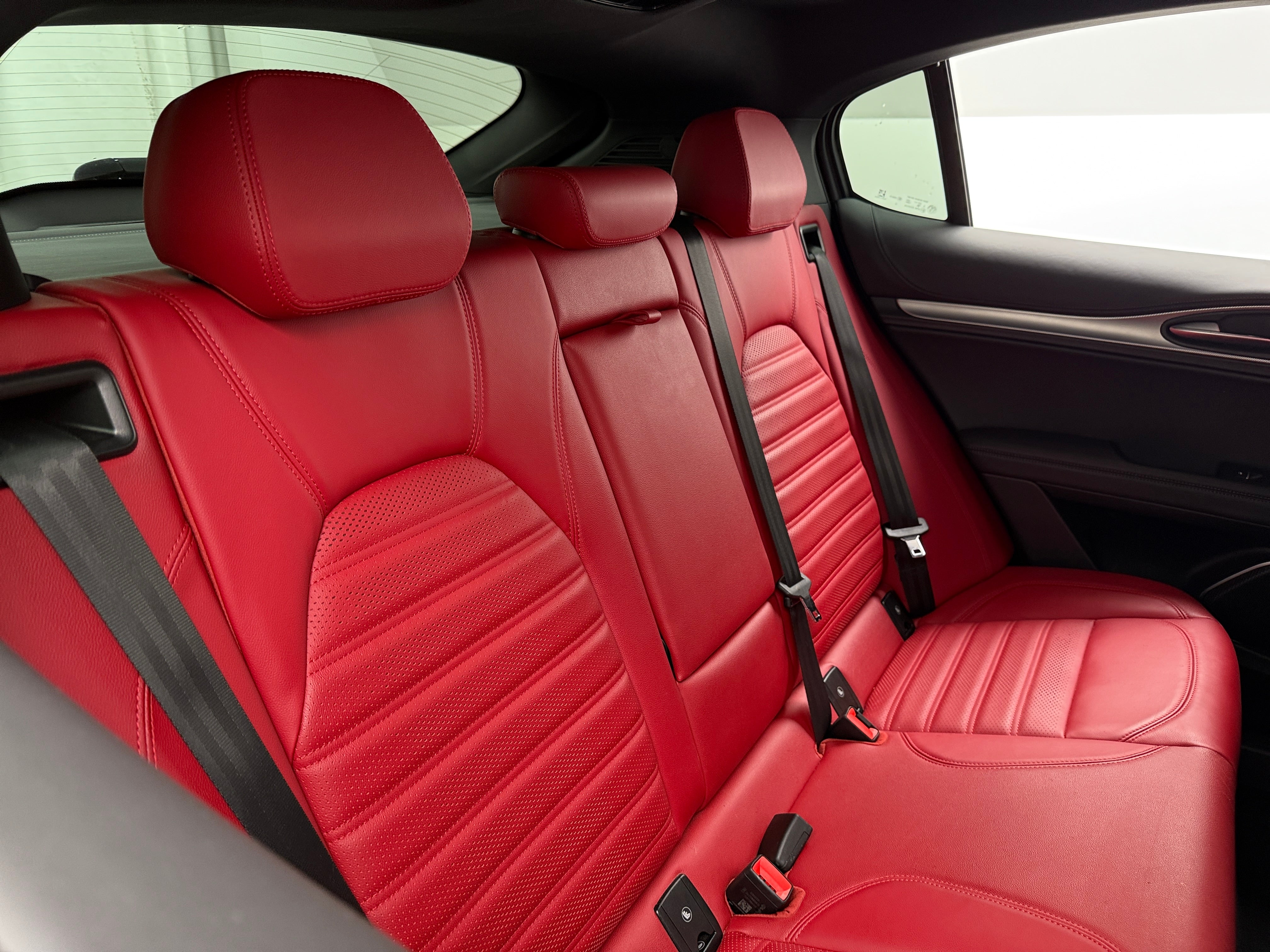 2022 Alfa Romeo Stelvio Ti 5