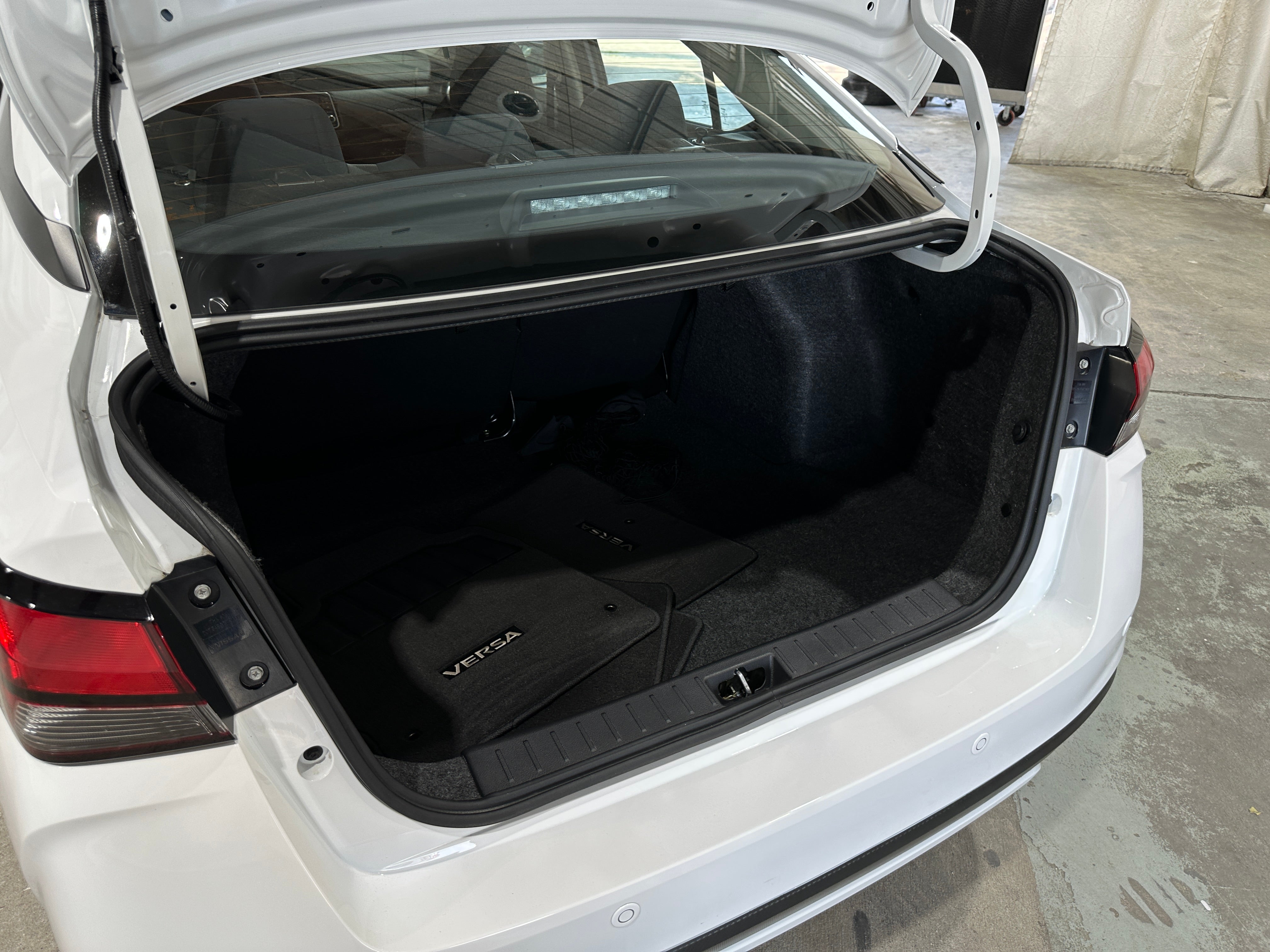 2024 Nissan Versa S 7