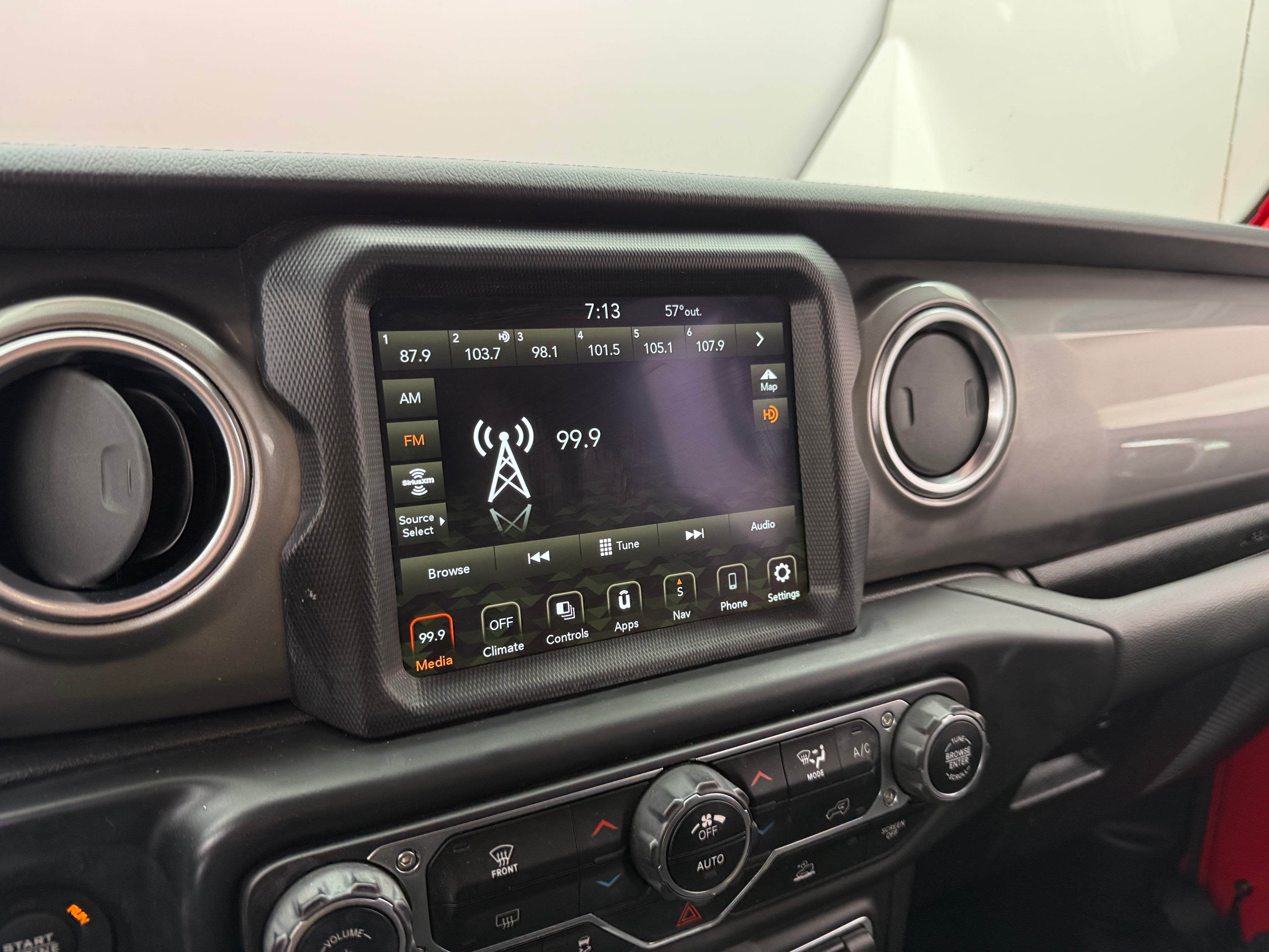 2021 Jeep Wrangler Unlimited Sahara 4