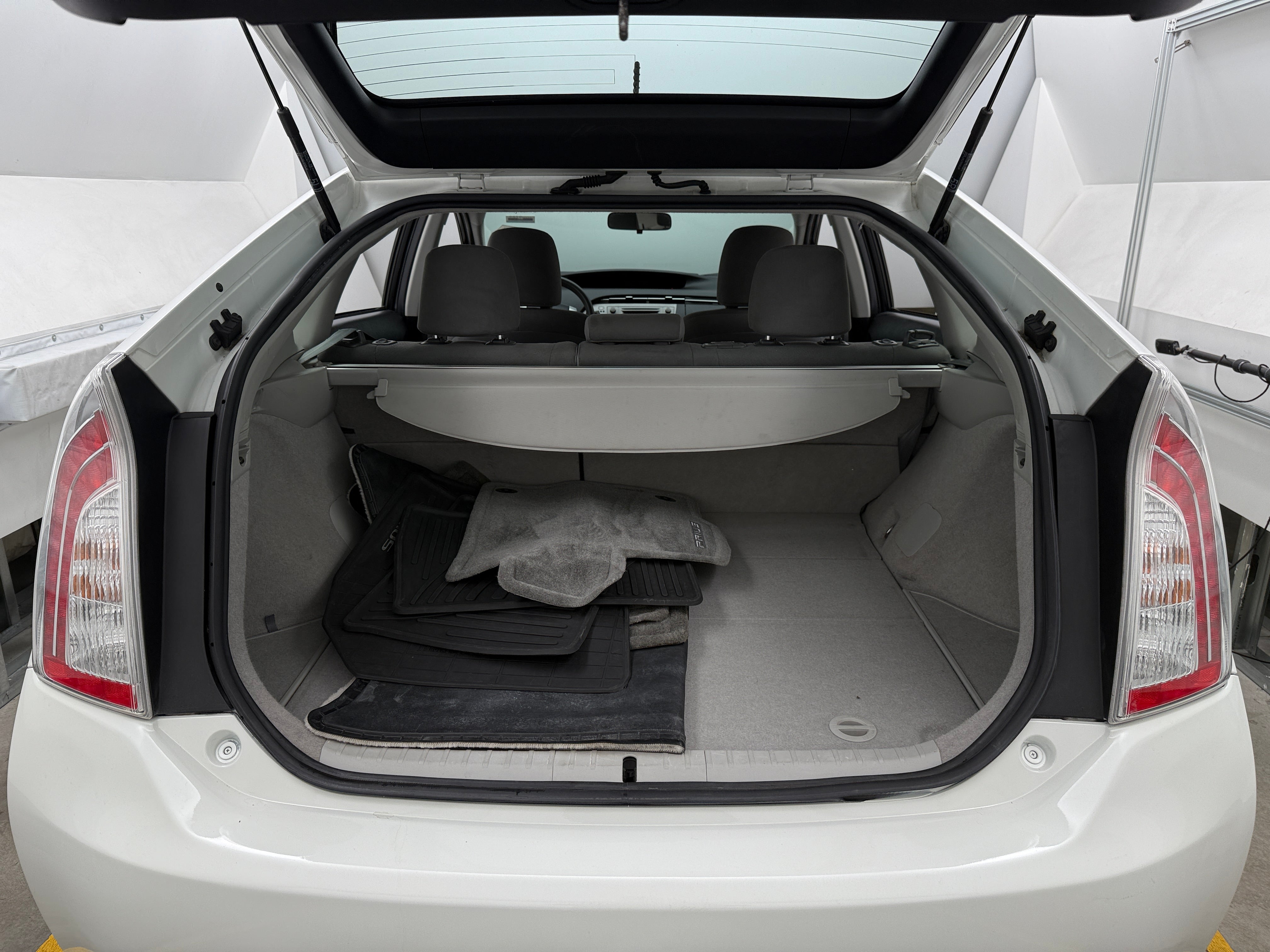 2014 Toyota Prius Three 7
