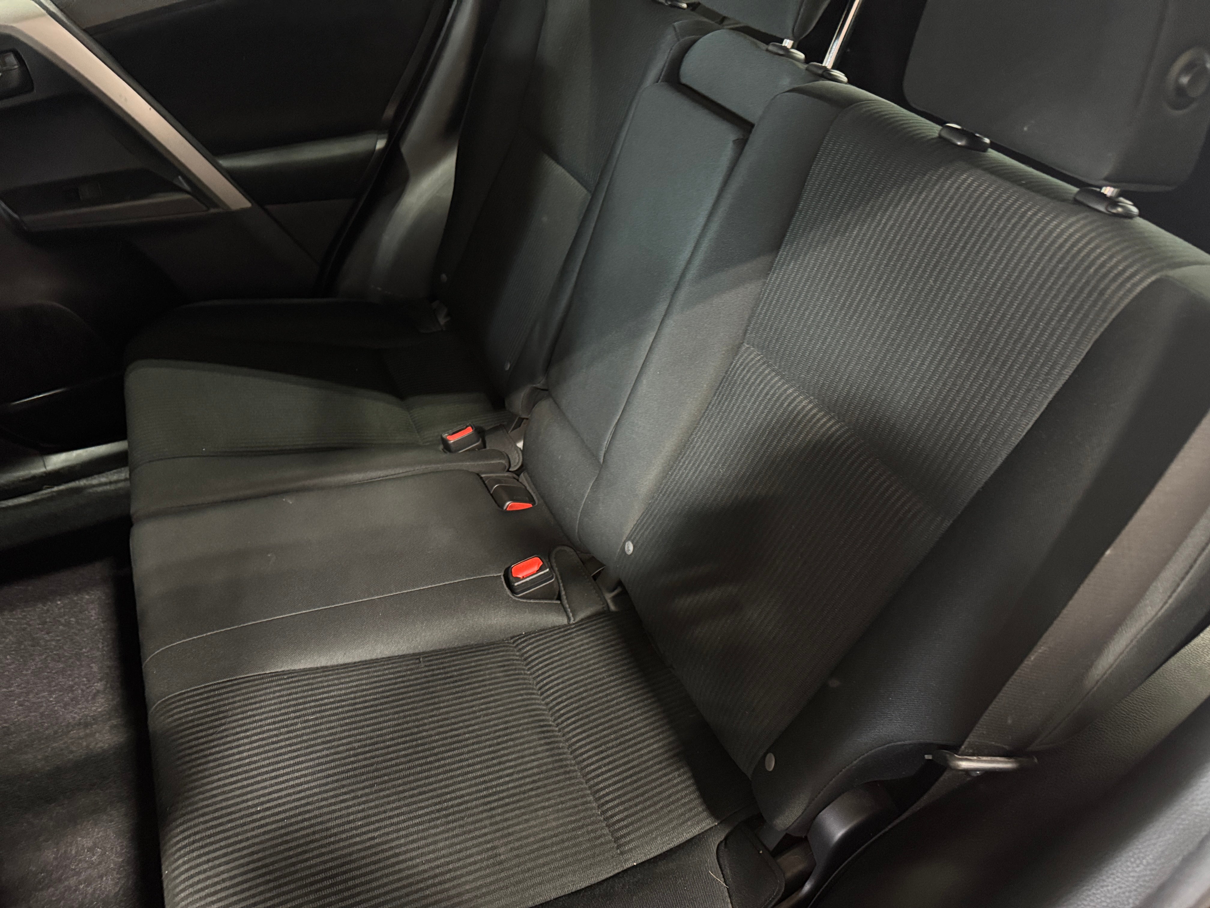 2018 Toyota RAV4 LE 6