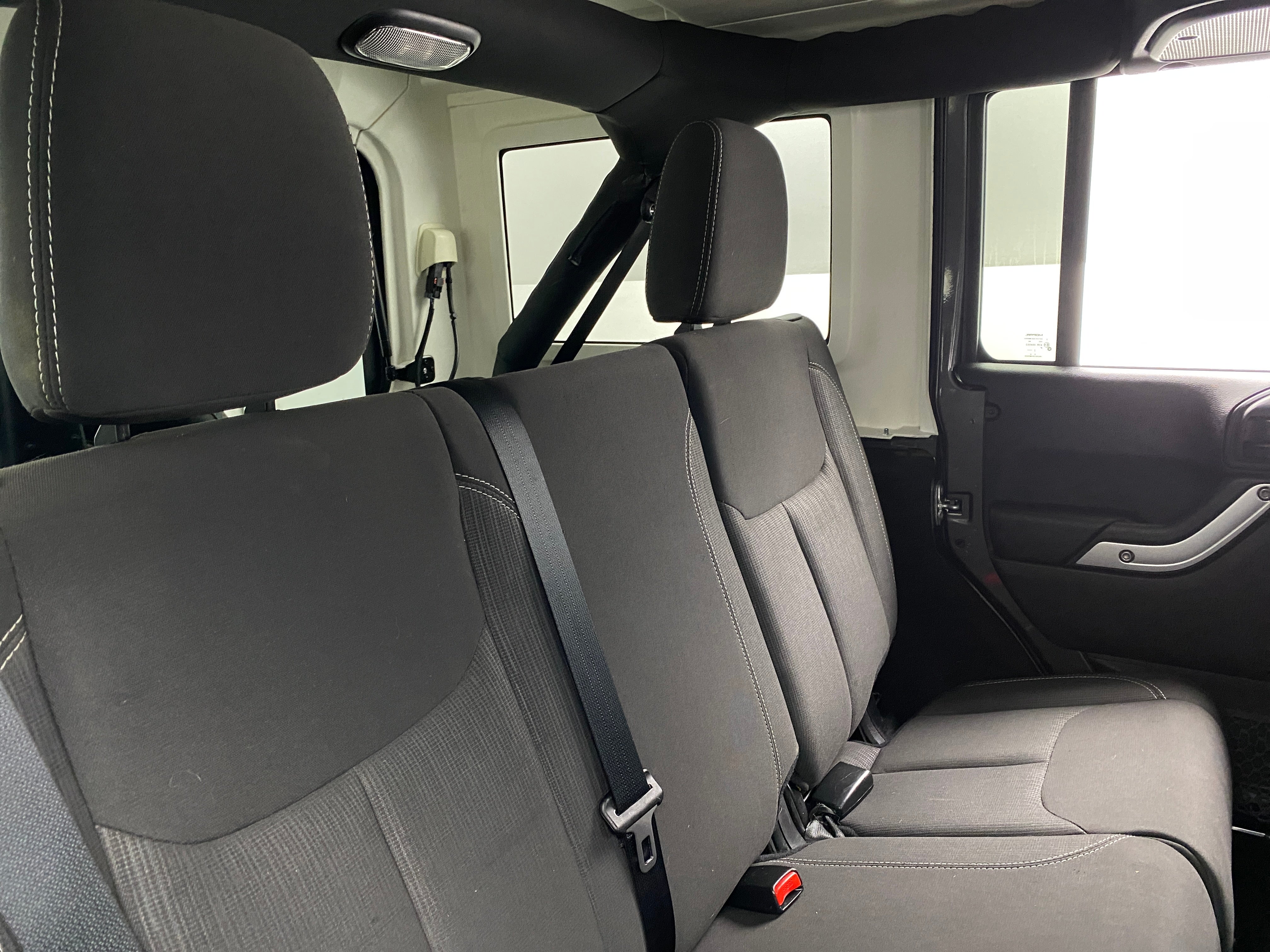 2017 Jeep Wrangler Unlimited Sahara 6