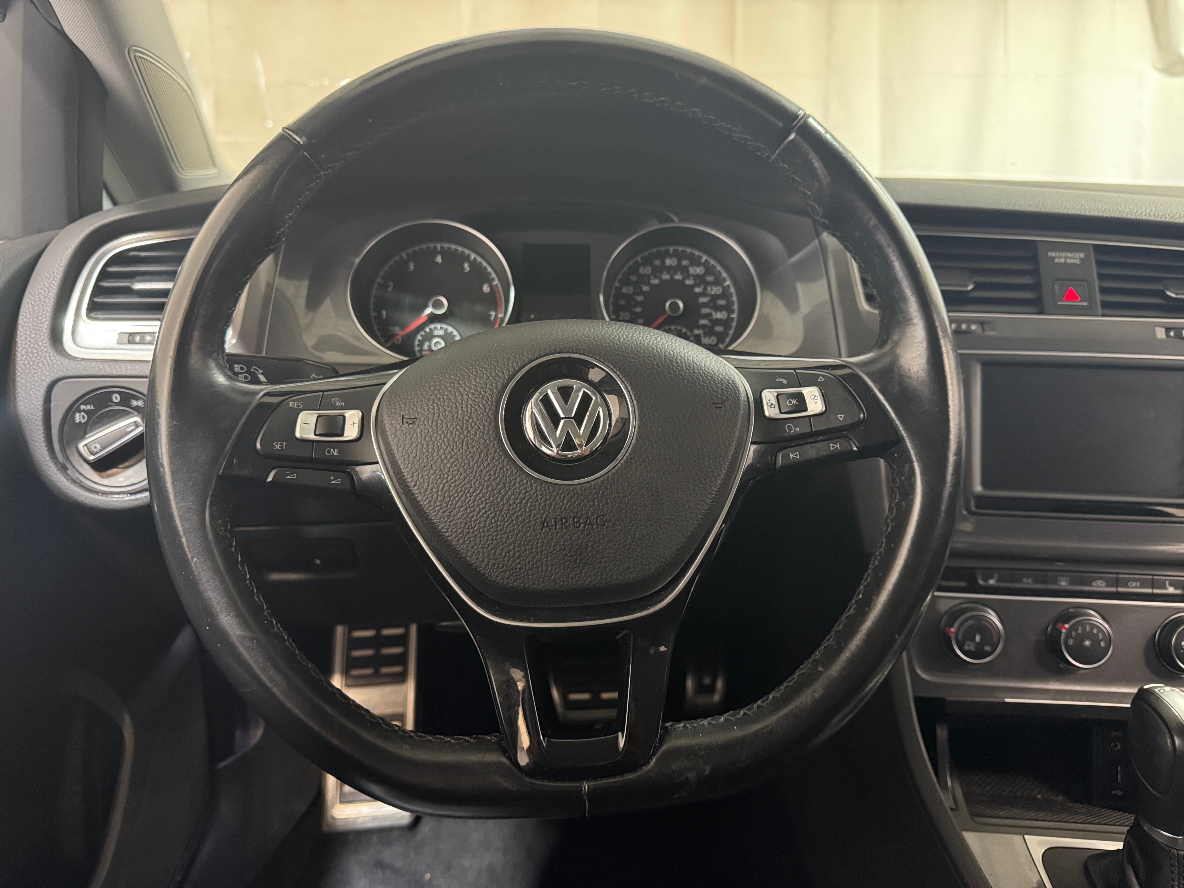 2017 Volkswagen Golf Alltrack S 4