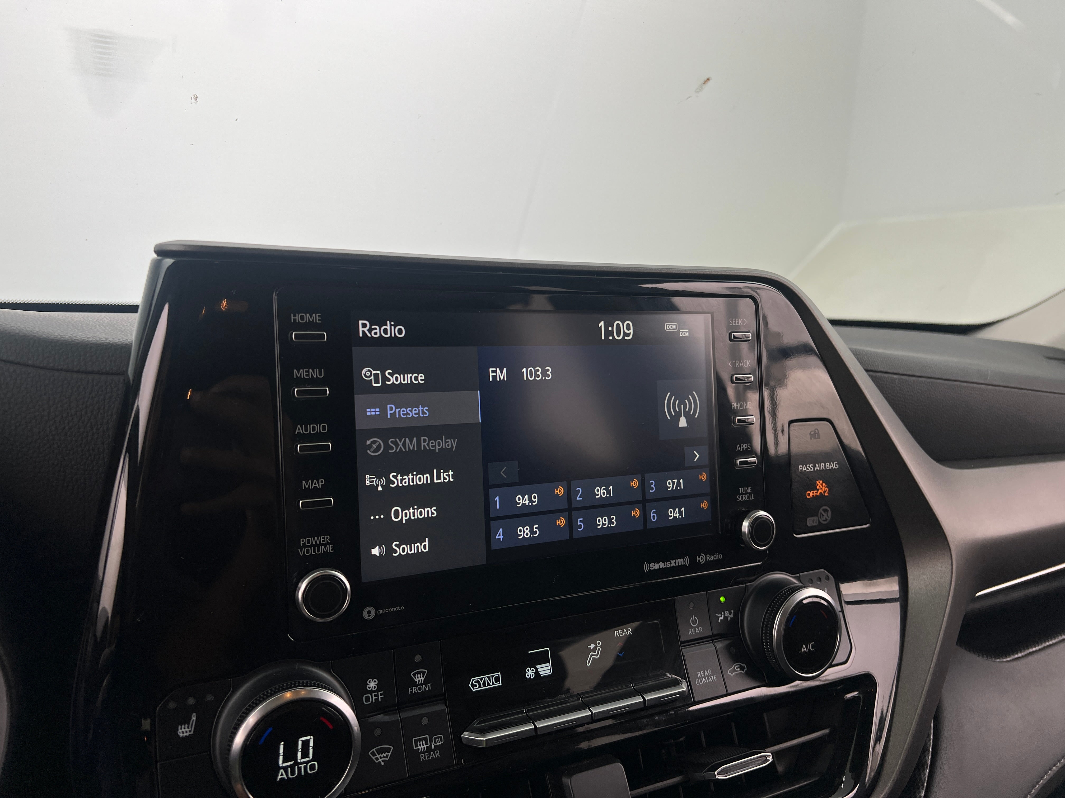 2022 Toyota Highlander XLE 3