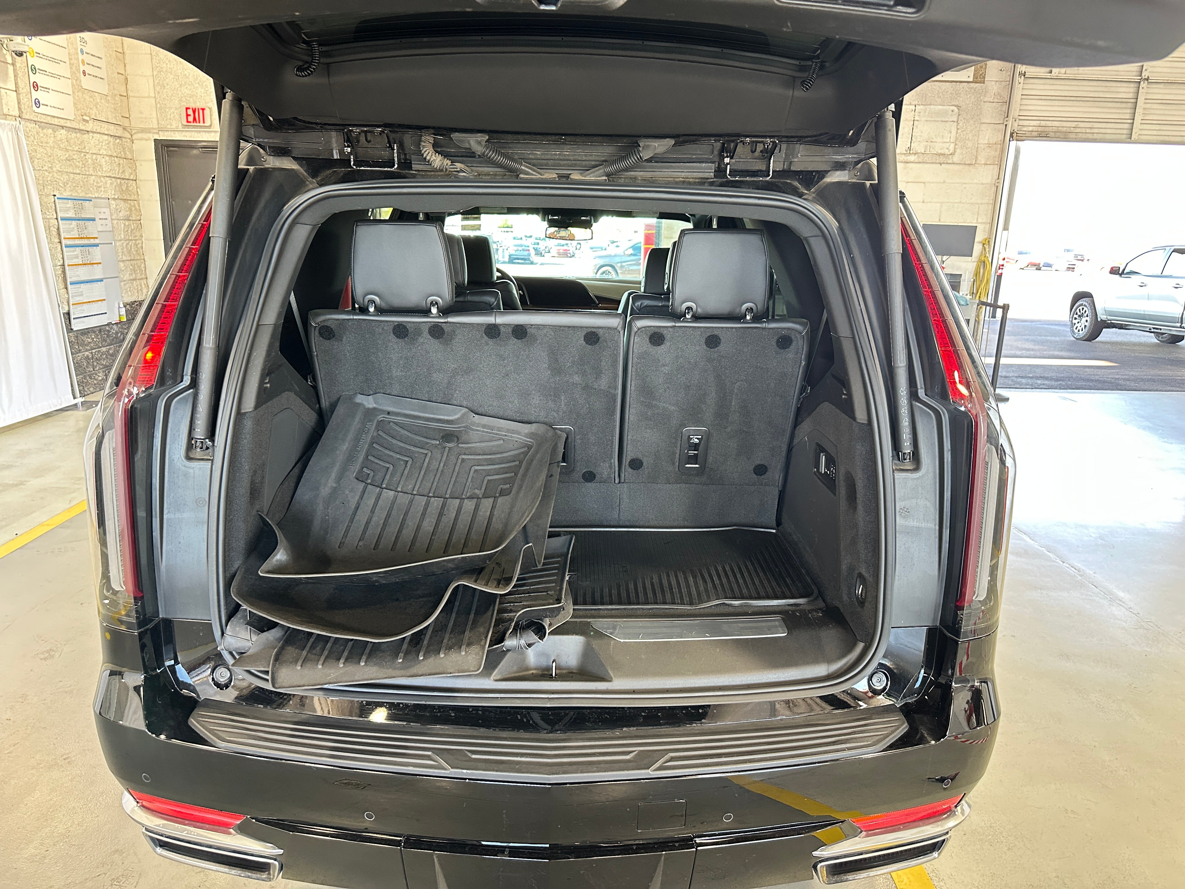 2022 Cadillac Escalade Luxury 6