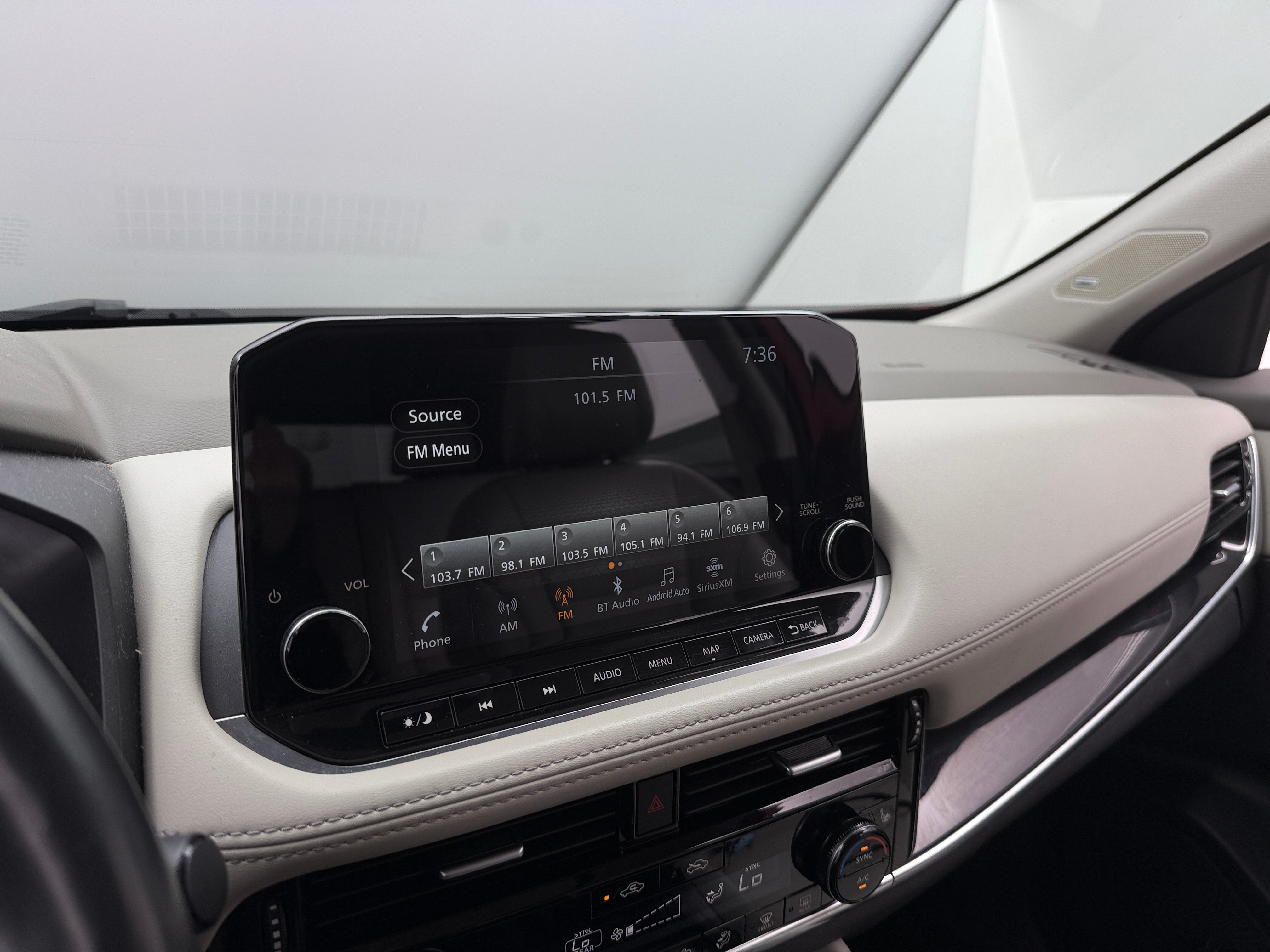 2023 Nissan Rogue SL 3