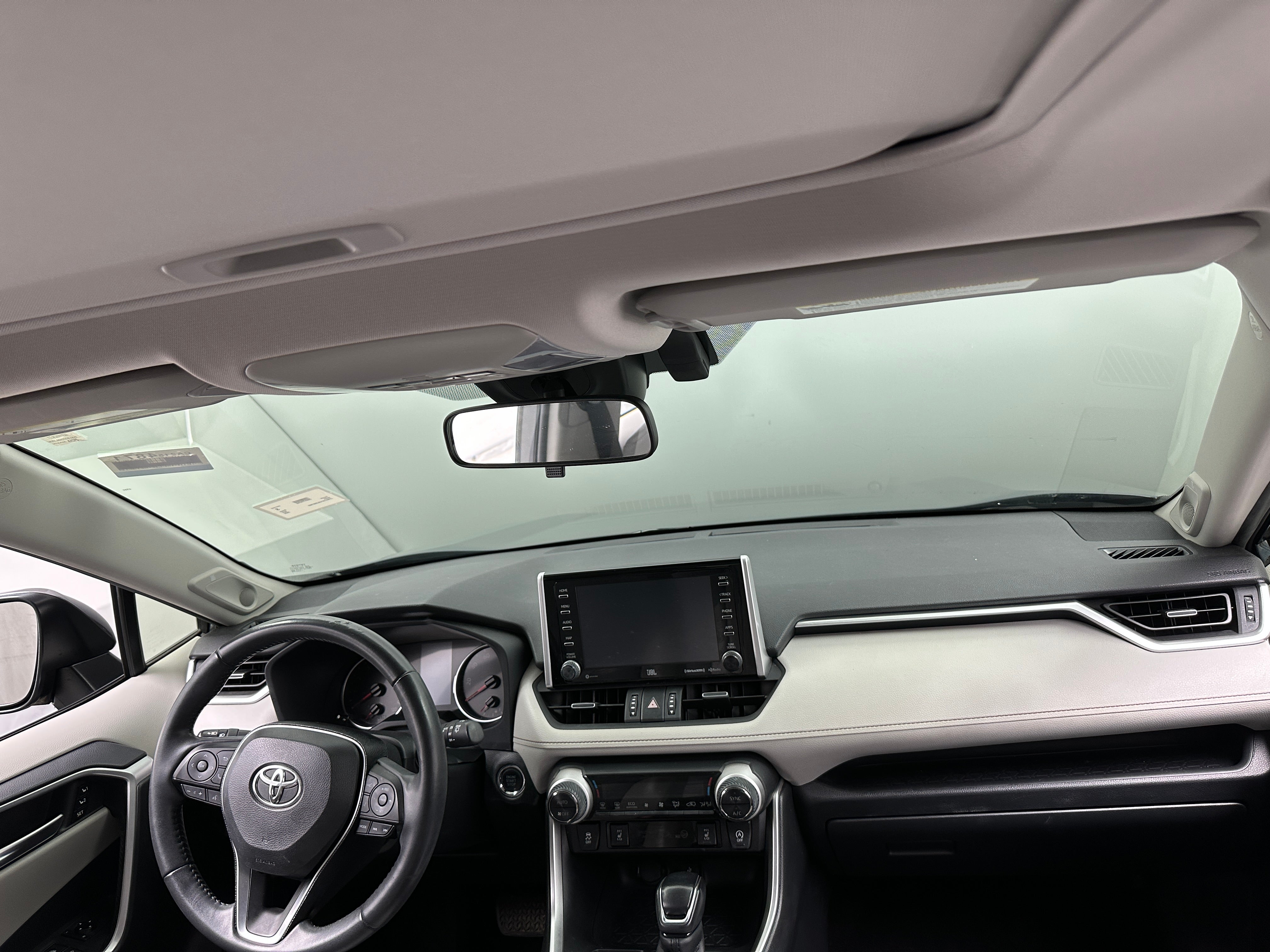 2020 Toyota RAV4 XLE Premium 3