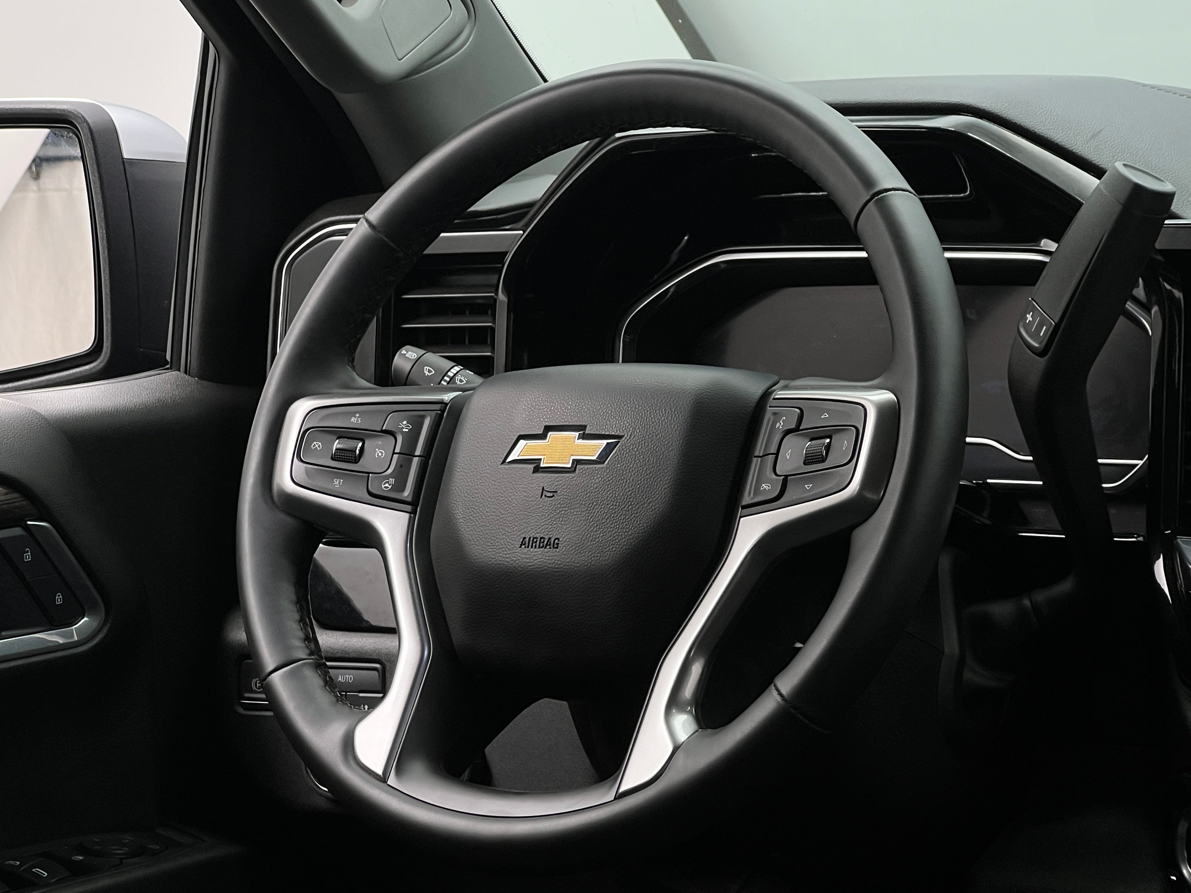 2025 Chevrolet Silverado 1500 LT 5
